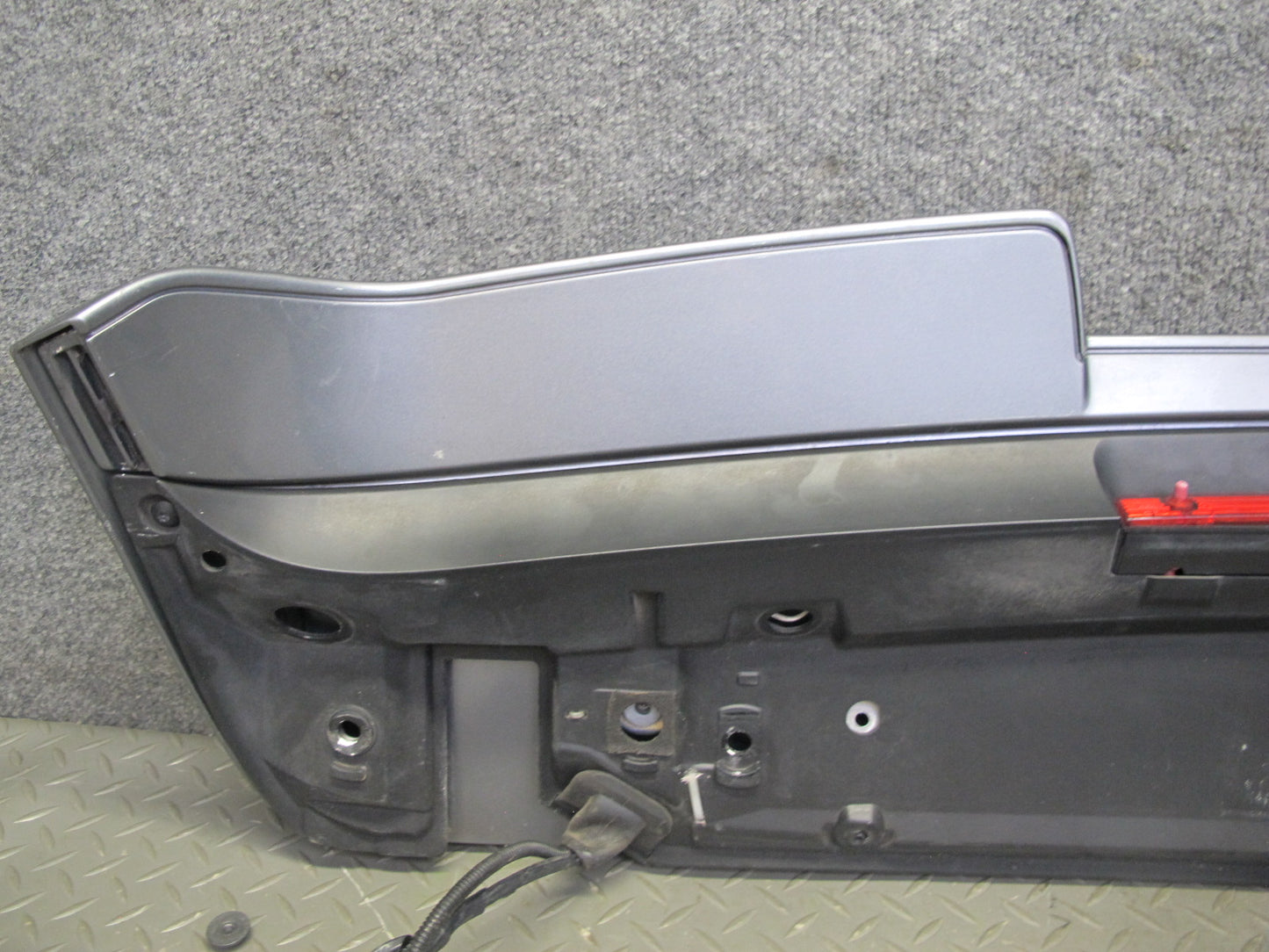 08-10 Porsche Cayenne 957 Turbo Rear Trunk Lid Tailgate Spoiler w  Brake Light