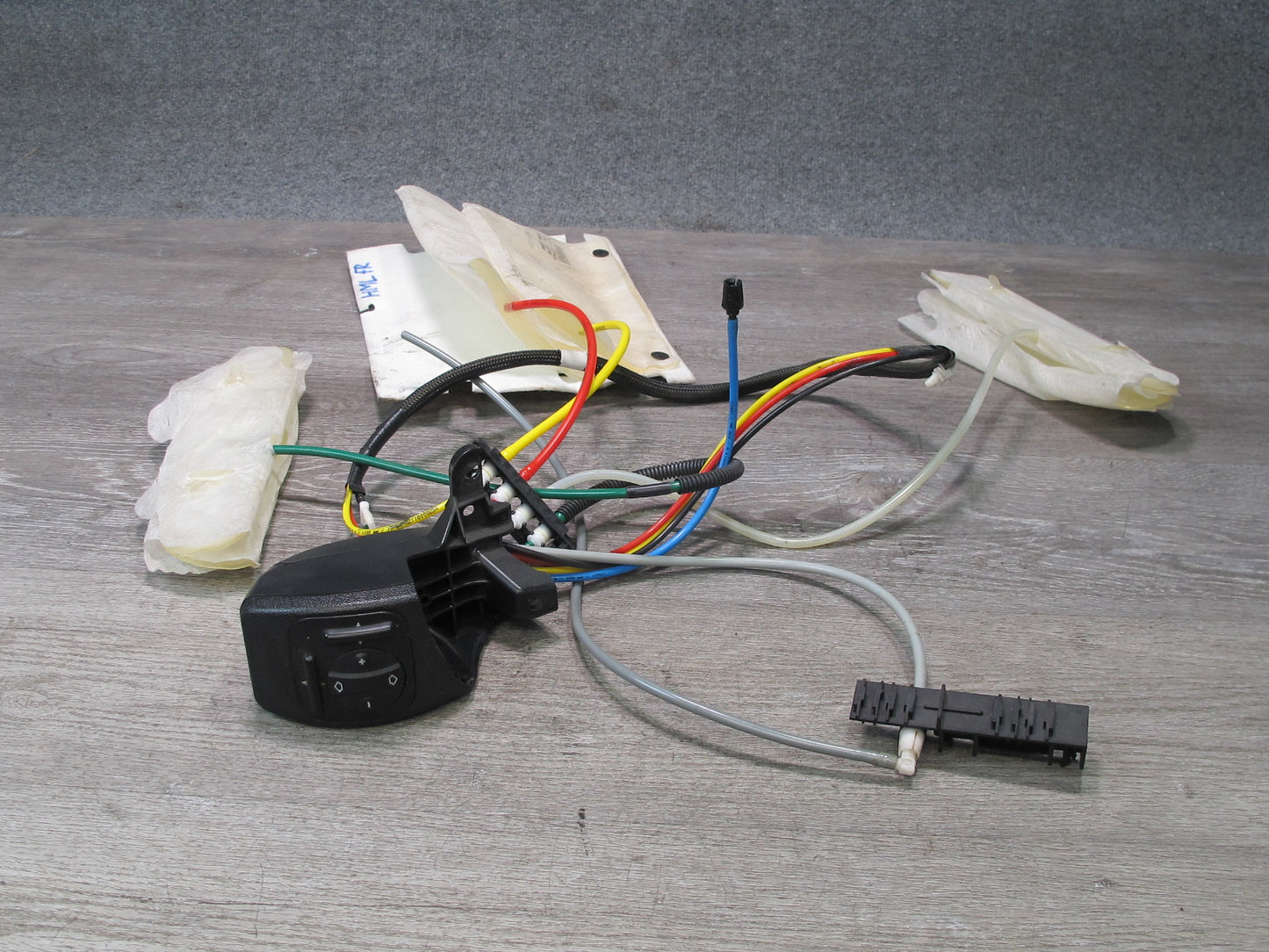 06-11 Mercedes W164 ML Front Right Seat Lumbar Switch w Support Bolster OEM