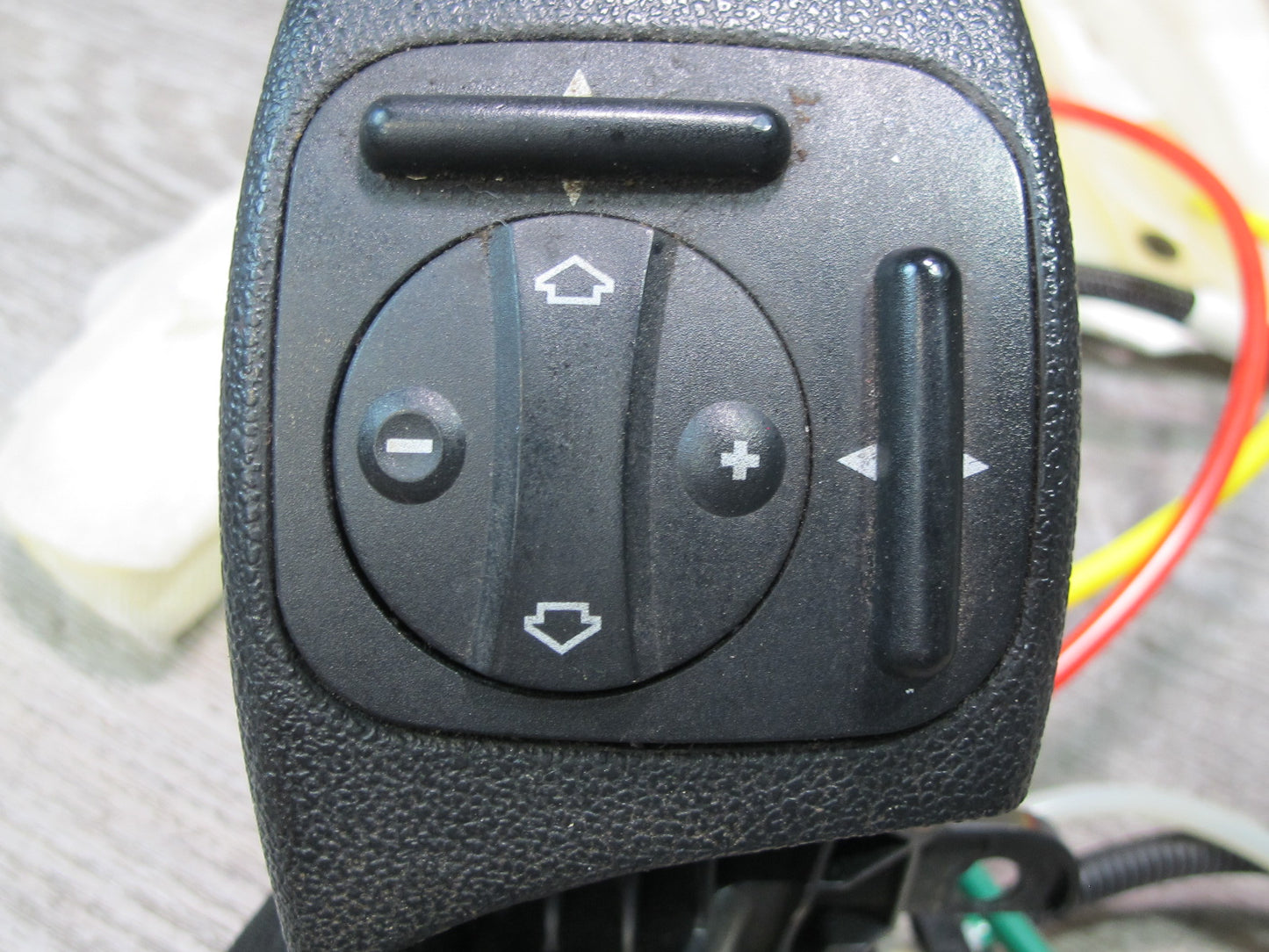 06-11 Mercedes W164 ML Front Right Seat Lumbar Switch w Support Bolster OEM