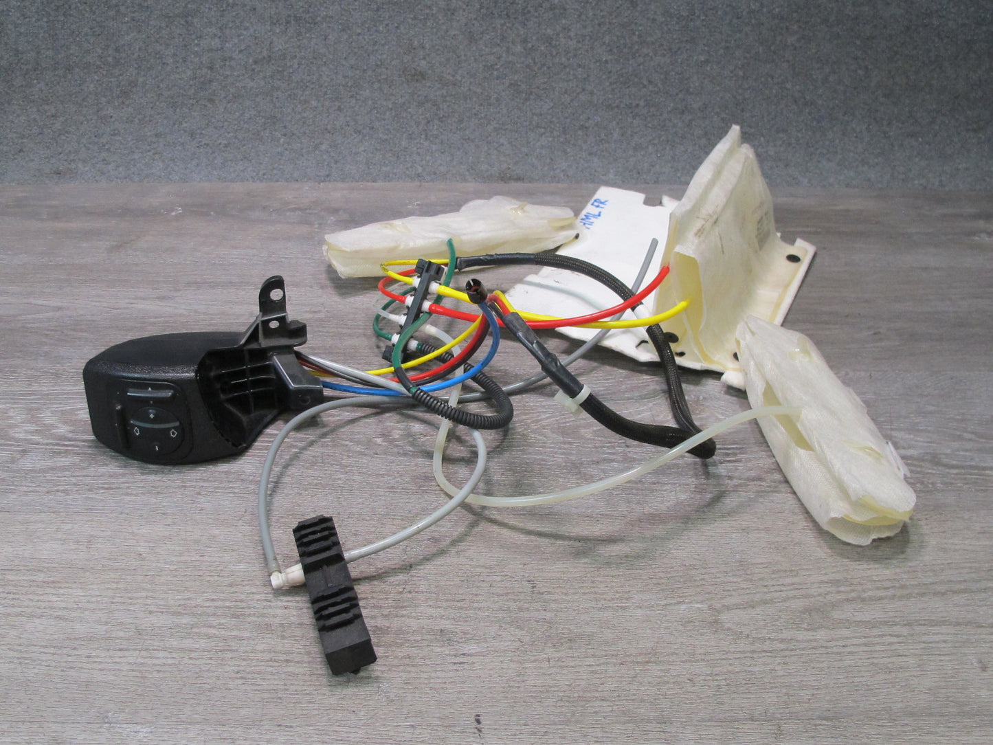 06-11 Mercedes W164 ML Front Right Seat Lumbar Switch w Support Bolster OEM