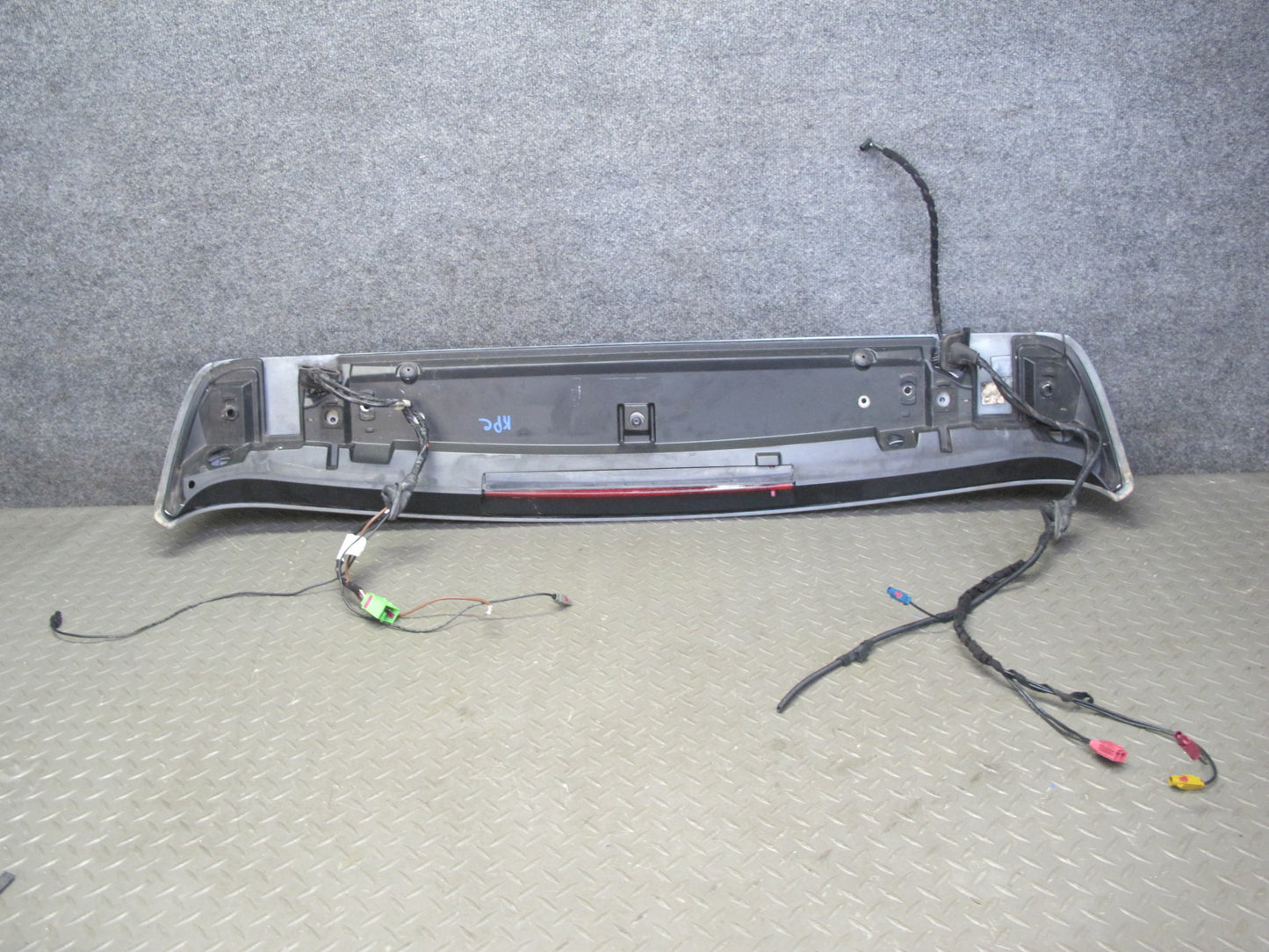 2003-2006 Porsche Cayenne 955 Turbo S Rear Trunk Lid Tailgate Spoiler 7L5827939C
