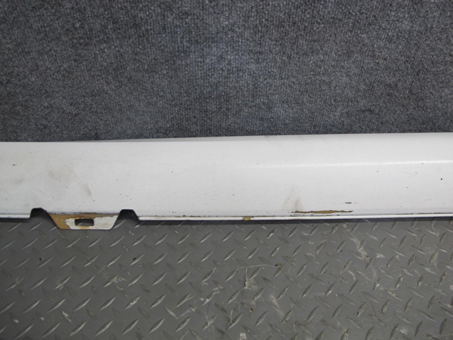 06-09 VW R32 2-DR Left & Right Side Skirt Rocker Panel Candy White w Retaine OEM