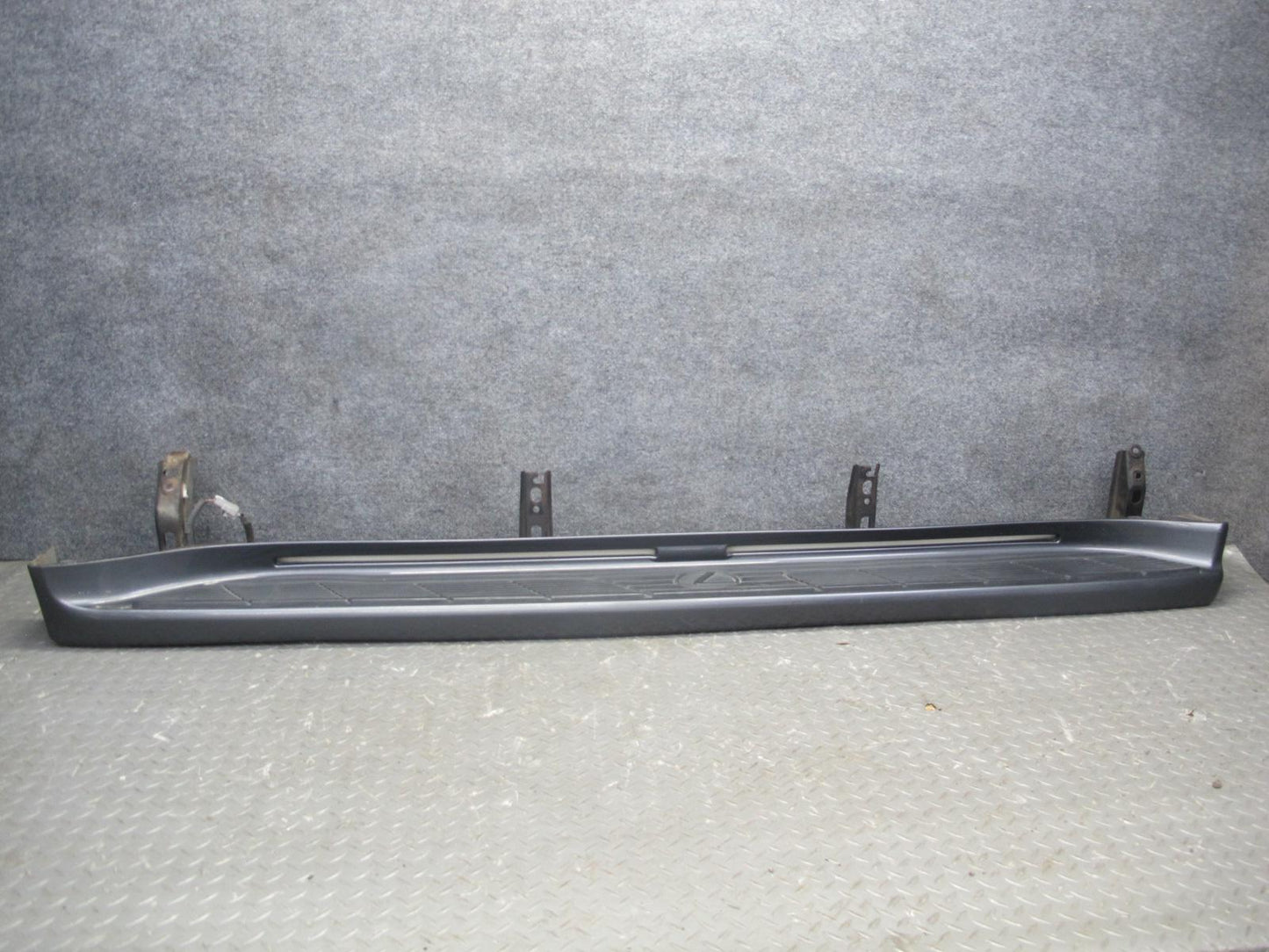 2003-2007 Lexus J100 LX470 Left Driver Side Skirt Running Board Step Panel