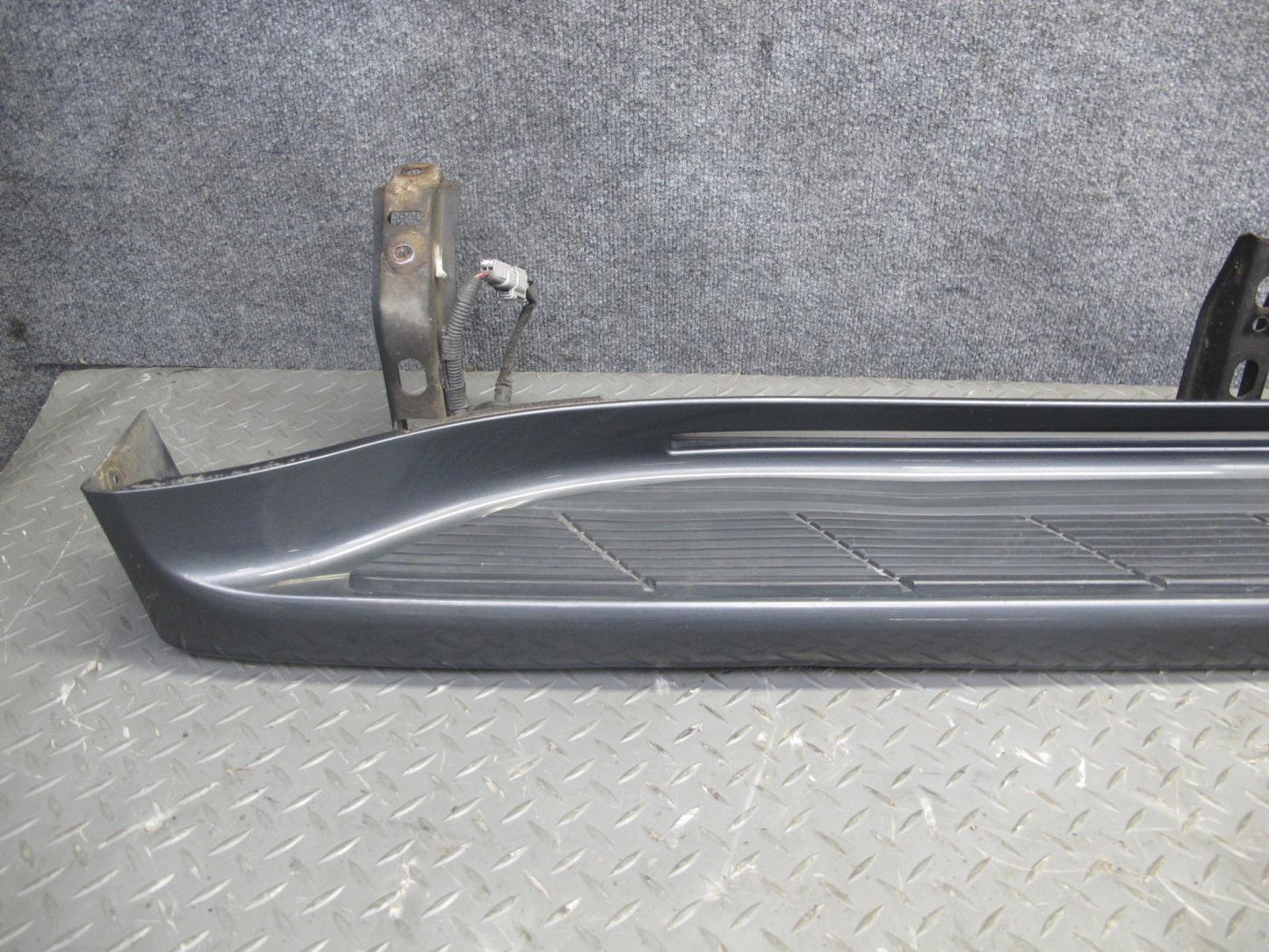 2003-2007 Lexus J100 LX470 Left Driver Side Skirt Running Board Step Panel