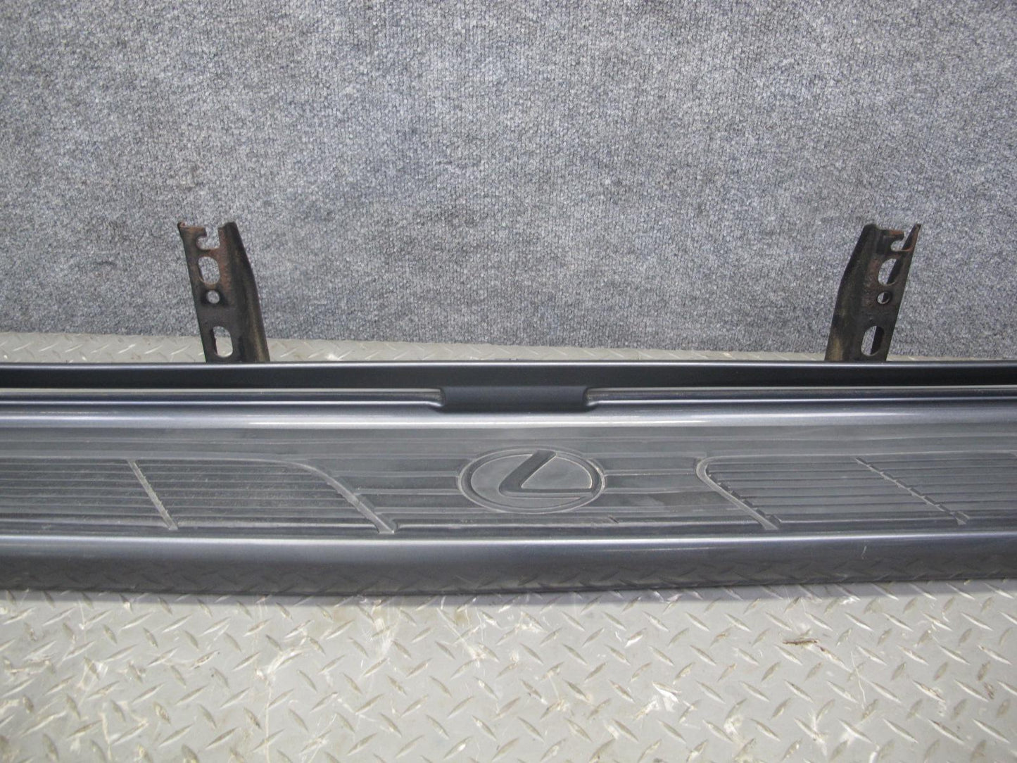 2003-2007 Lexus J100 LX470 Left Driver Side Skirt Running Board Step Panel