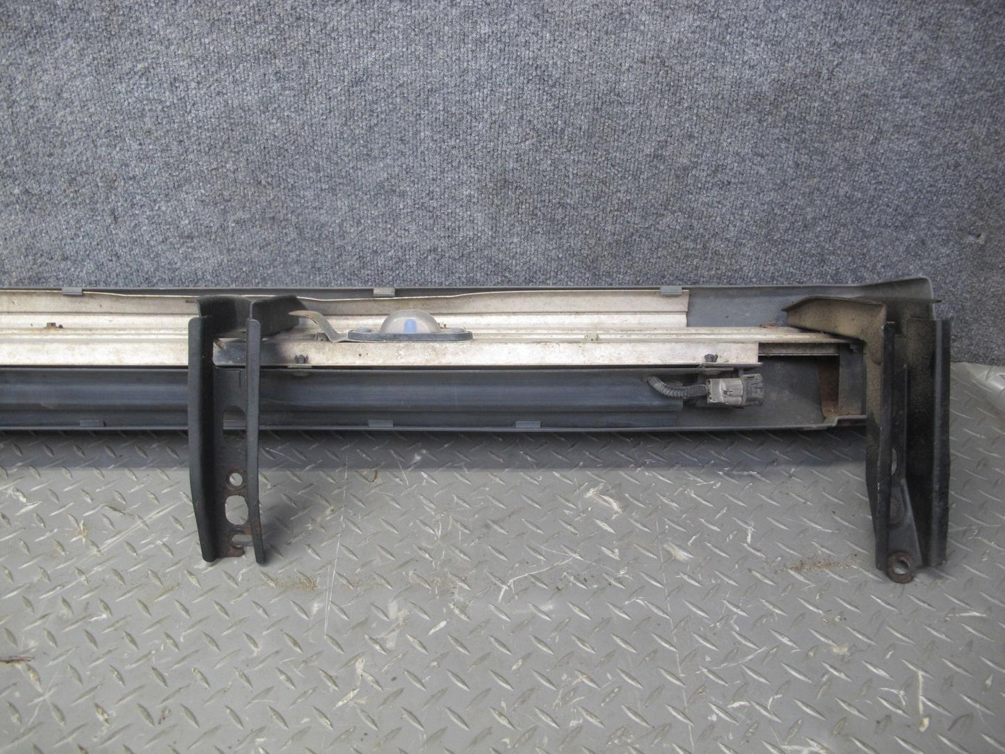 2003-2007 Lexus J100 LX470 Left Driver Side Skirt Running Board Step Panel
