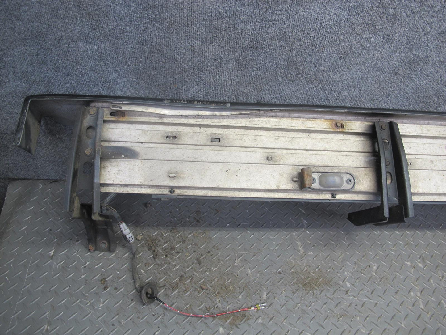 2003-2007 Lexus J100 LX470 Left Driver Side Skirt Running Board Step Panel