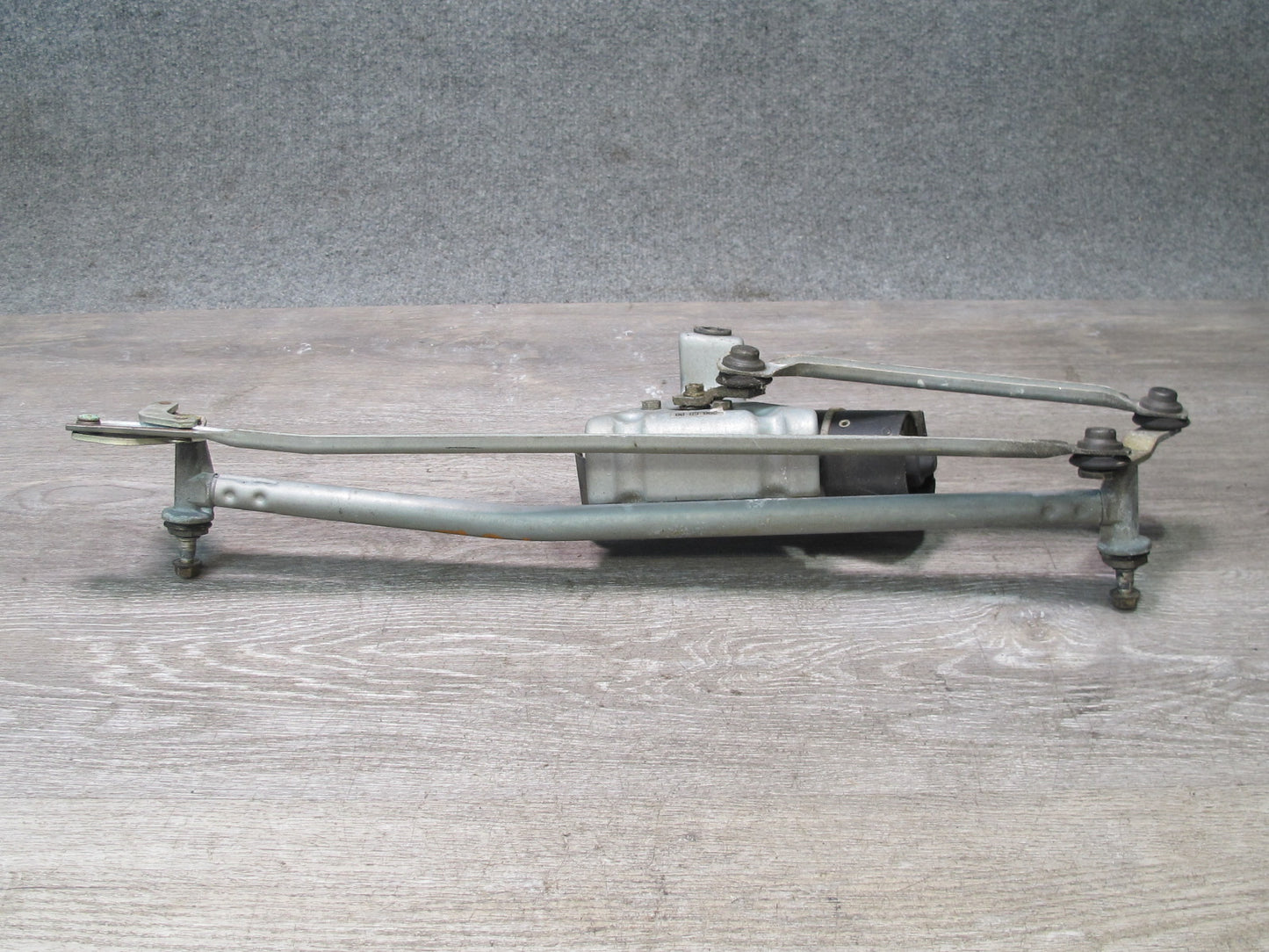 84-91 BMW E30 325i 3-SERIES Windshield Wiper Transmission Linkage w Motor OEM