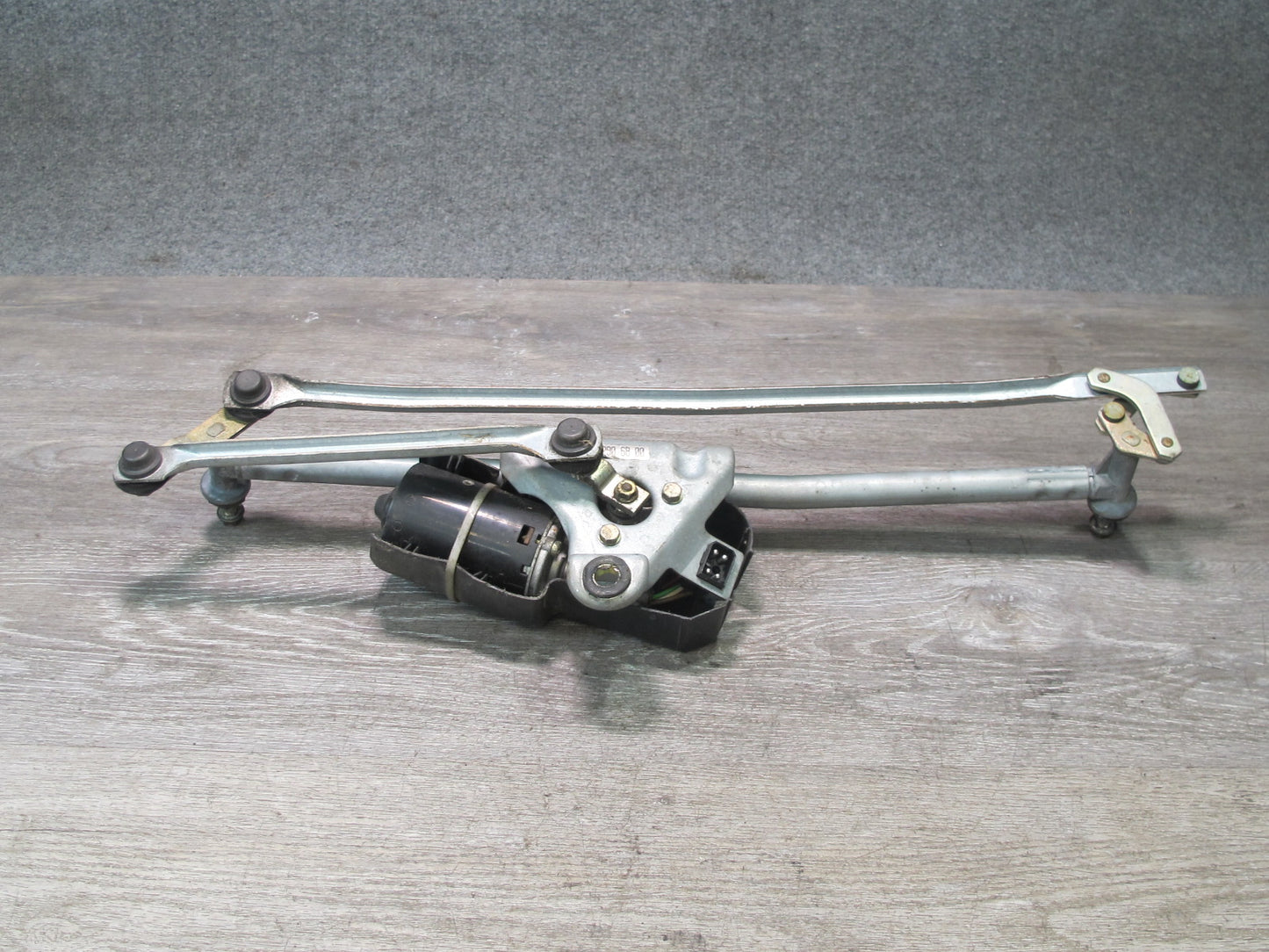 84-91 BMW E30 325i 3-SERIES Windshield Wiper Transmission Linkage w Motor OEM