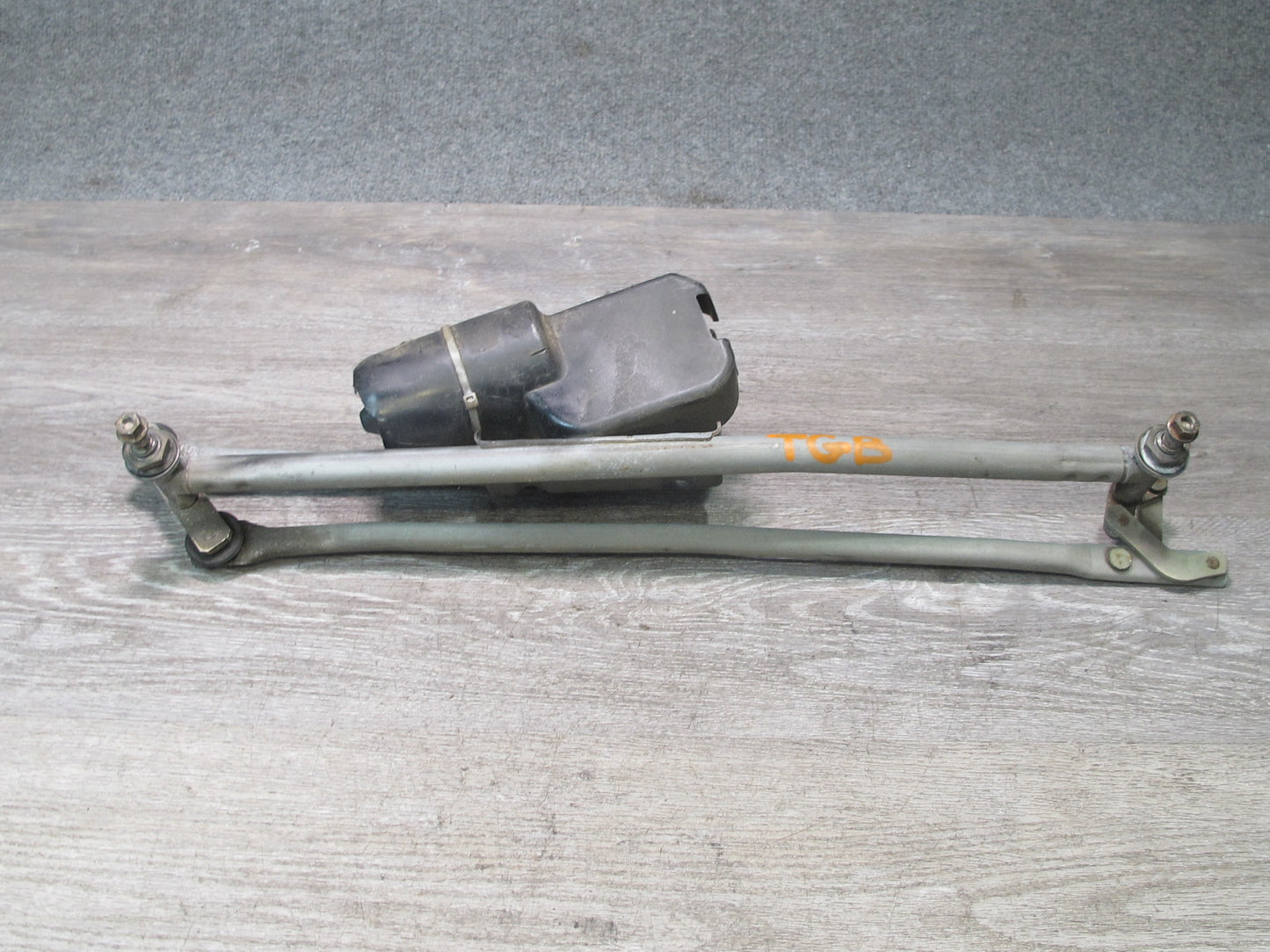84-91 BMW E30 325i 3-SERIES Windshield Wiper Transmission Linkage w Motor OEM