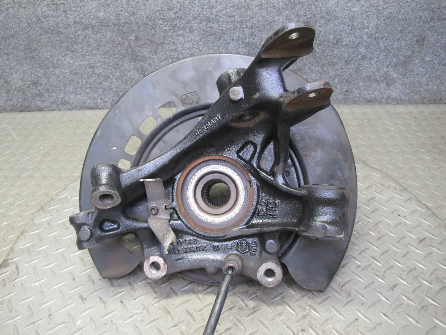 2003-2010 Porsche Cayenne 955 Turbo Rear Right Spindle Knuckle Wheel Hub Bearing