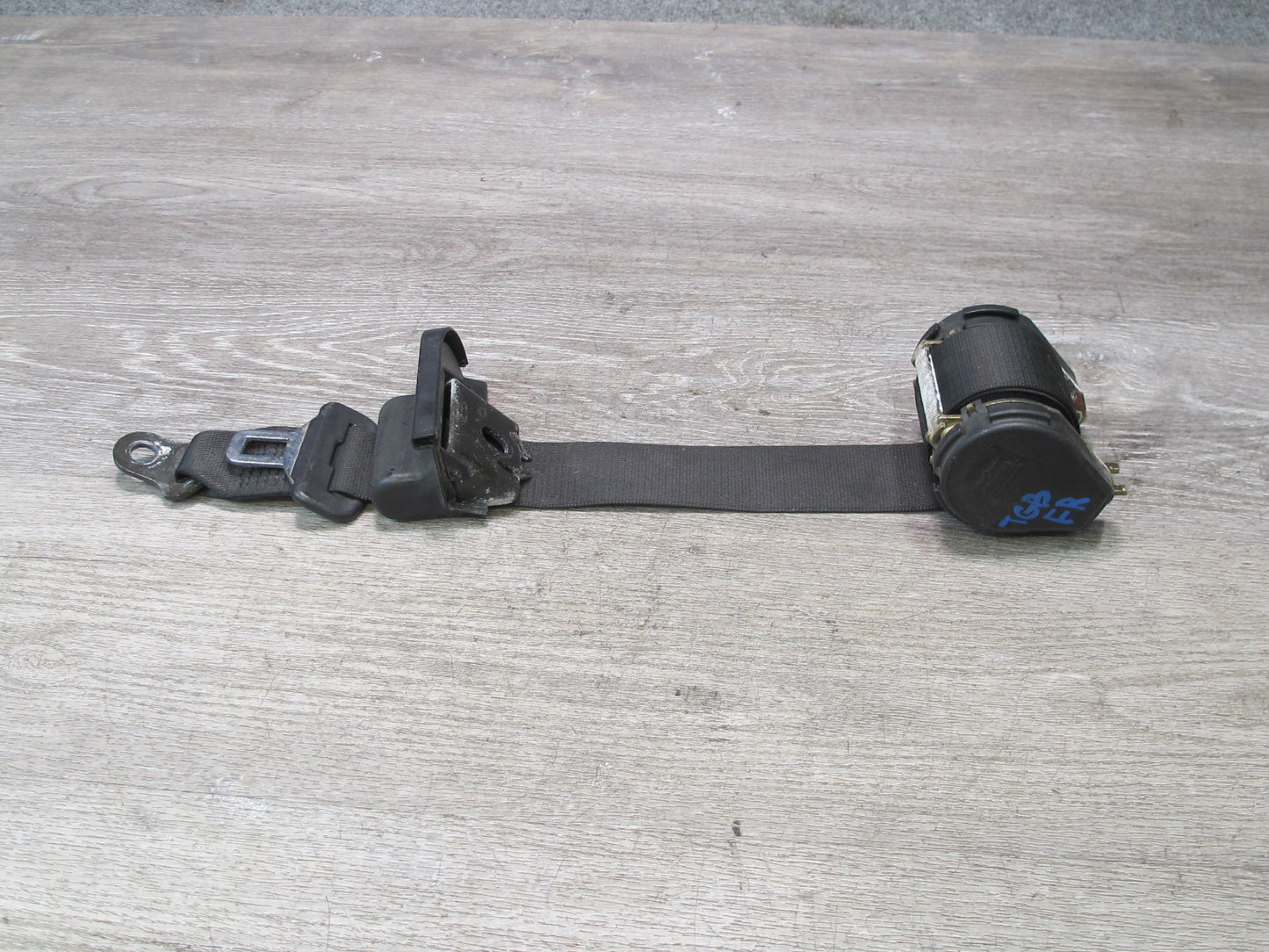 88-93 BMW E30 CONVERTIBLE FRONT RIGHT & LEFT SIDE SEATBELT RETRACTOR SET OEM