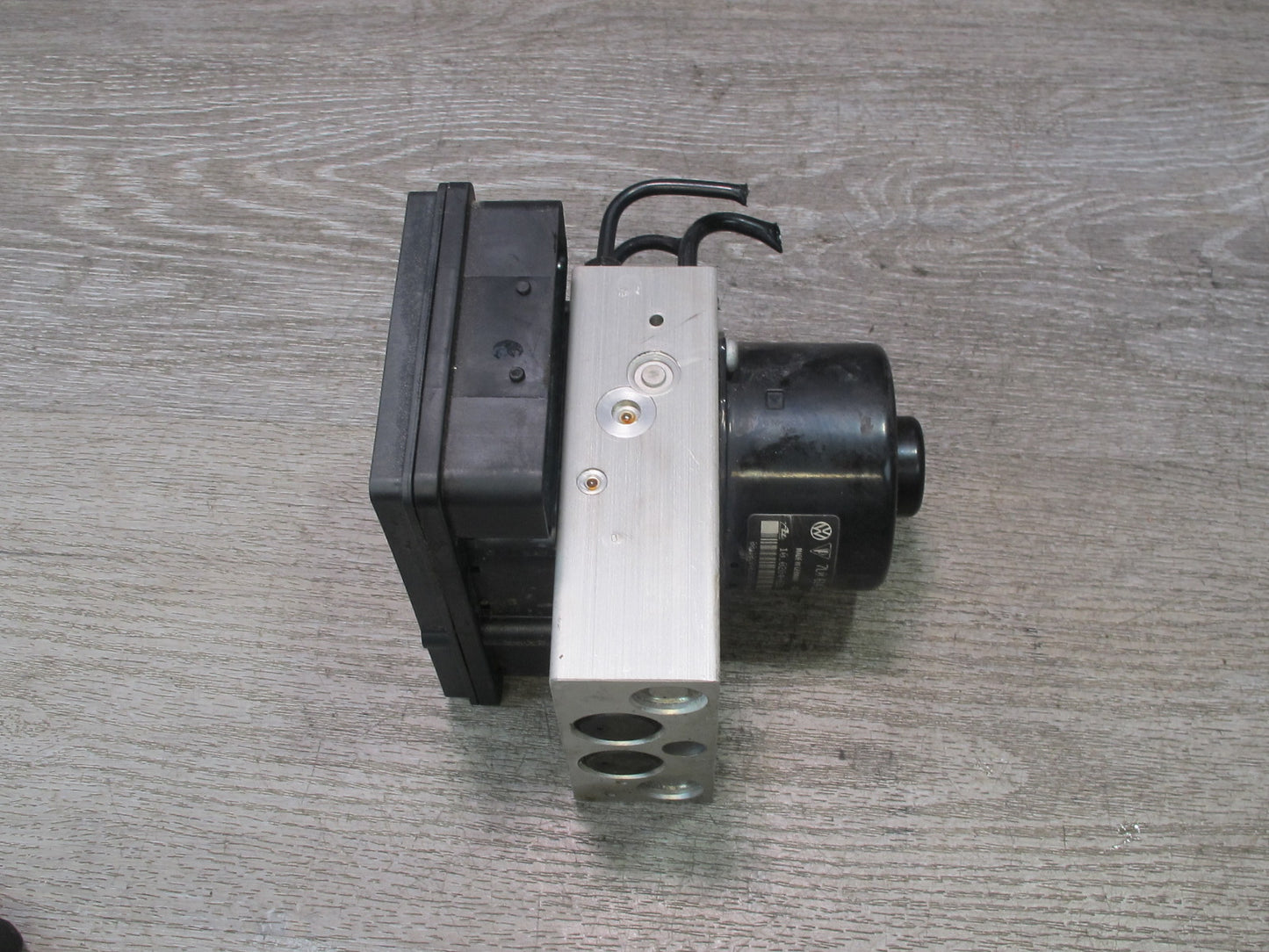 2003-2006 Porsche Cayenne 955 Anti Lock Brake ABS Pump Module