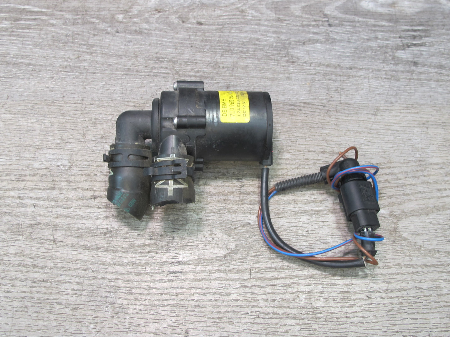 2003-2006 Porsche Cayenne 955 Auxiliary AUX Coolant Water Pump 7L0965561H