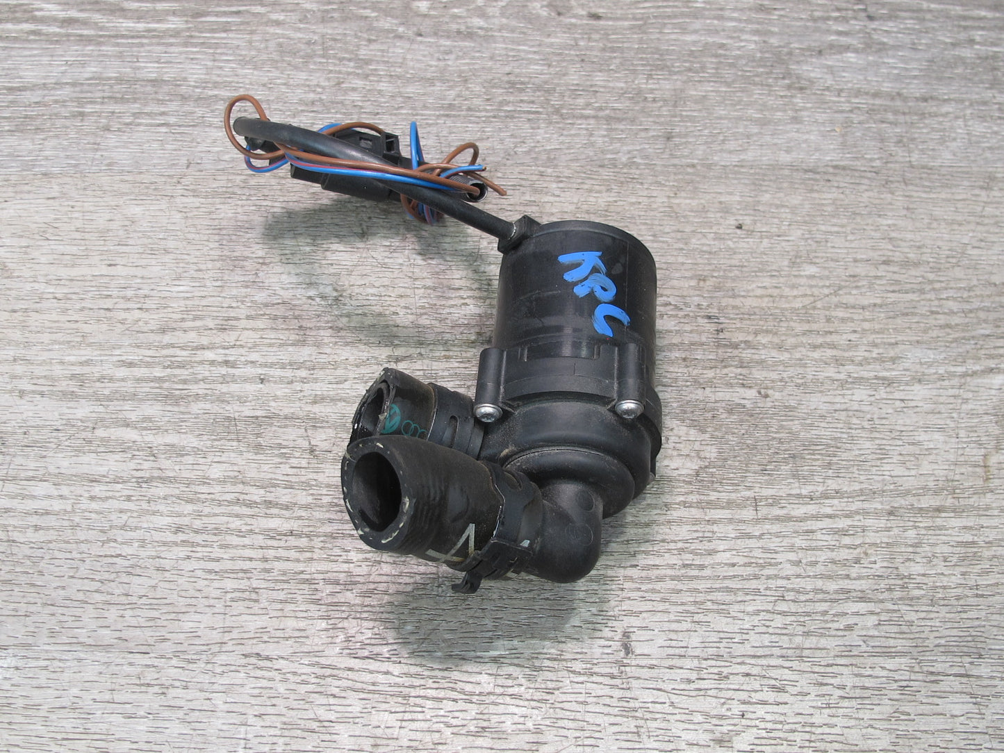 2003-2006 Porsche Cayenne 955 Auxiliary AUX Coolant Water Pump 7L0965561H
