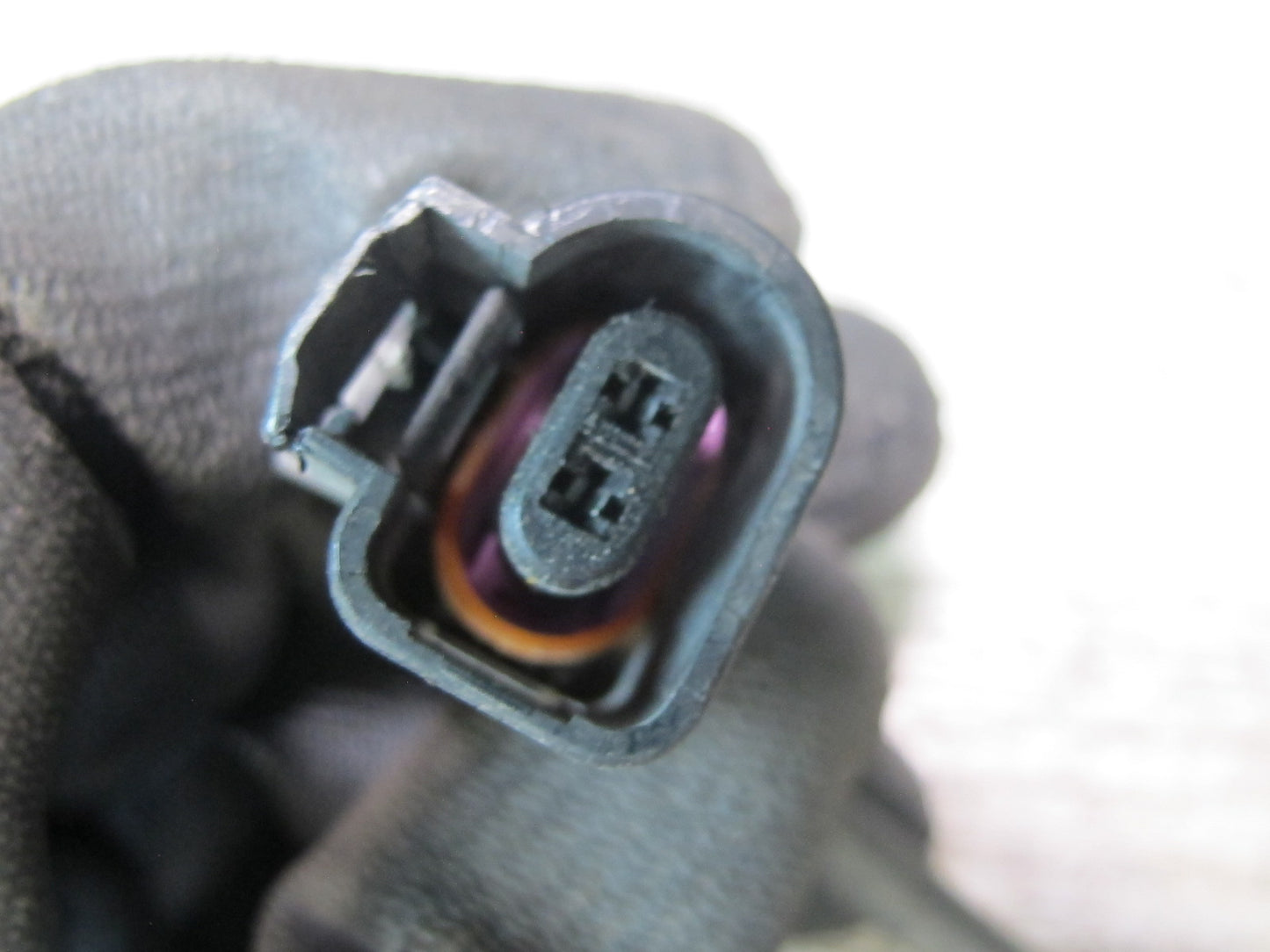 2003-2006 Porsche Cayenne 955 Front Left Wheel ABS Sensor