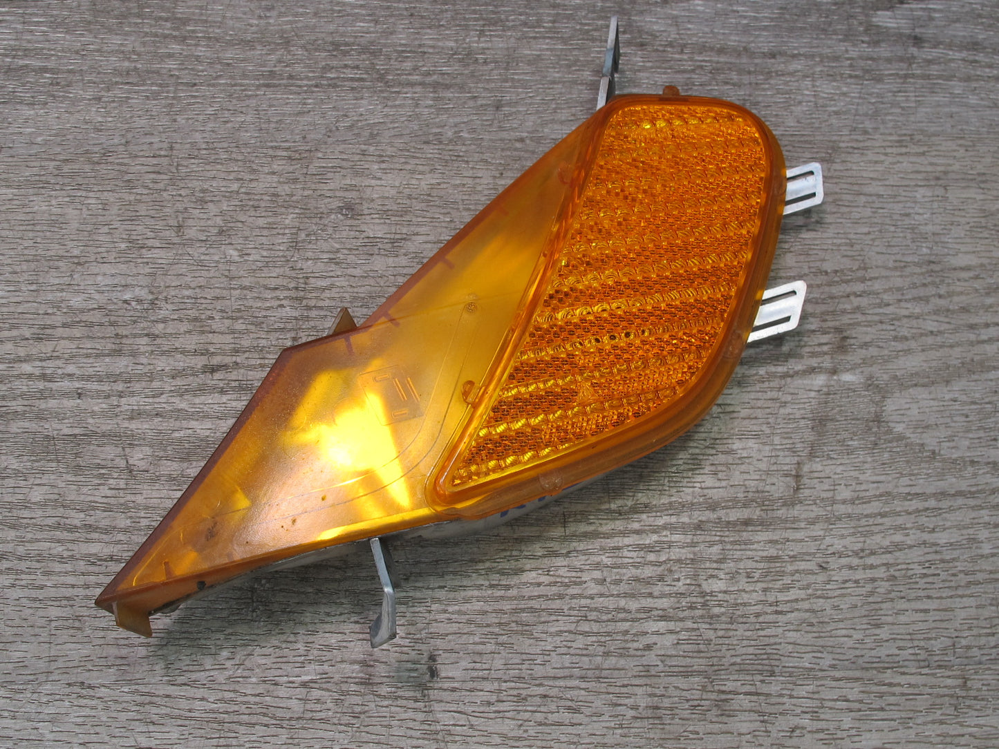 2003-2006 Porsche Cayenne 955 Front Left Turn Signal Light