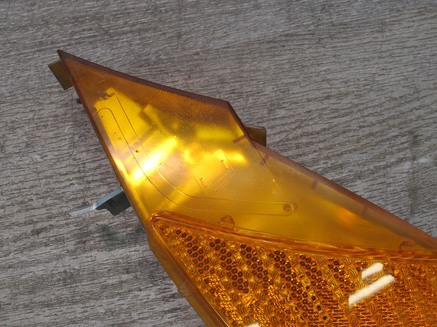 2003-2006 Porsche Cayenne 955 Front Left Turn Signal Light