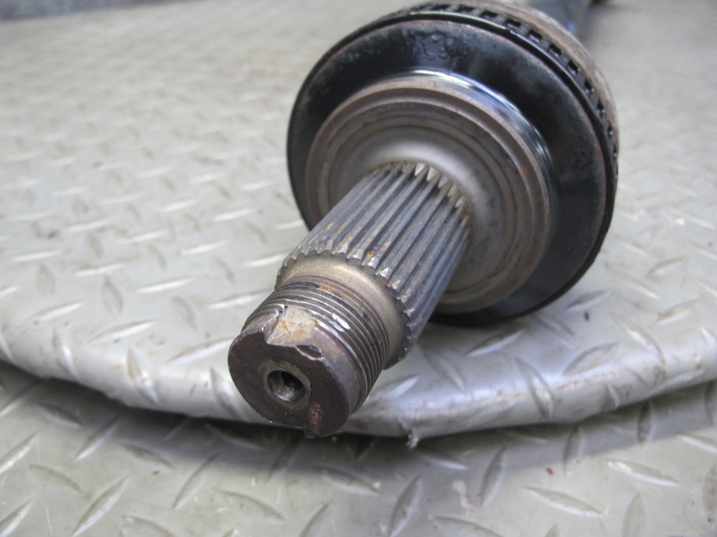 01-06 BMW E46 330Ci 330i RWD A/T Rear Right Suspension Axle Shaft 7505290 OEM