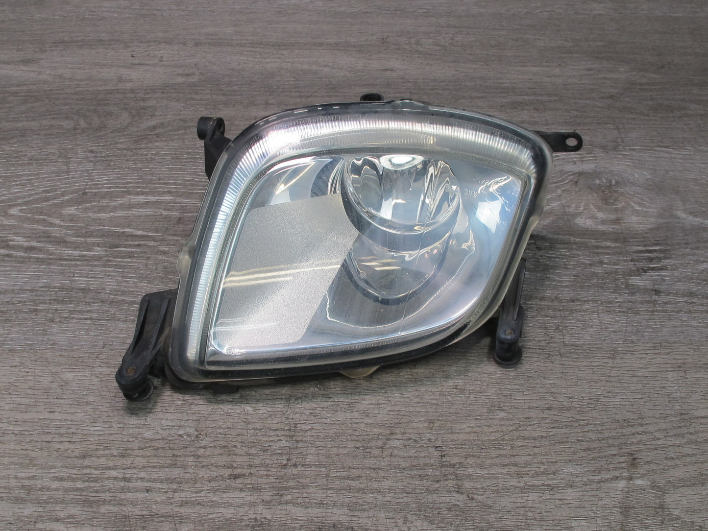 2003-2006 Porsche Cayenne 955 Front Right Fog Light Lamp 7L5941700A
