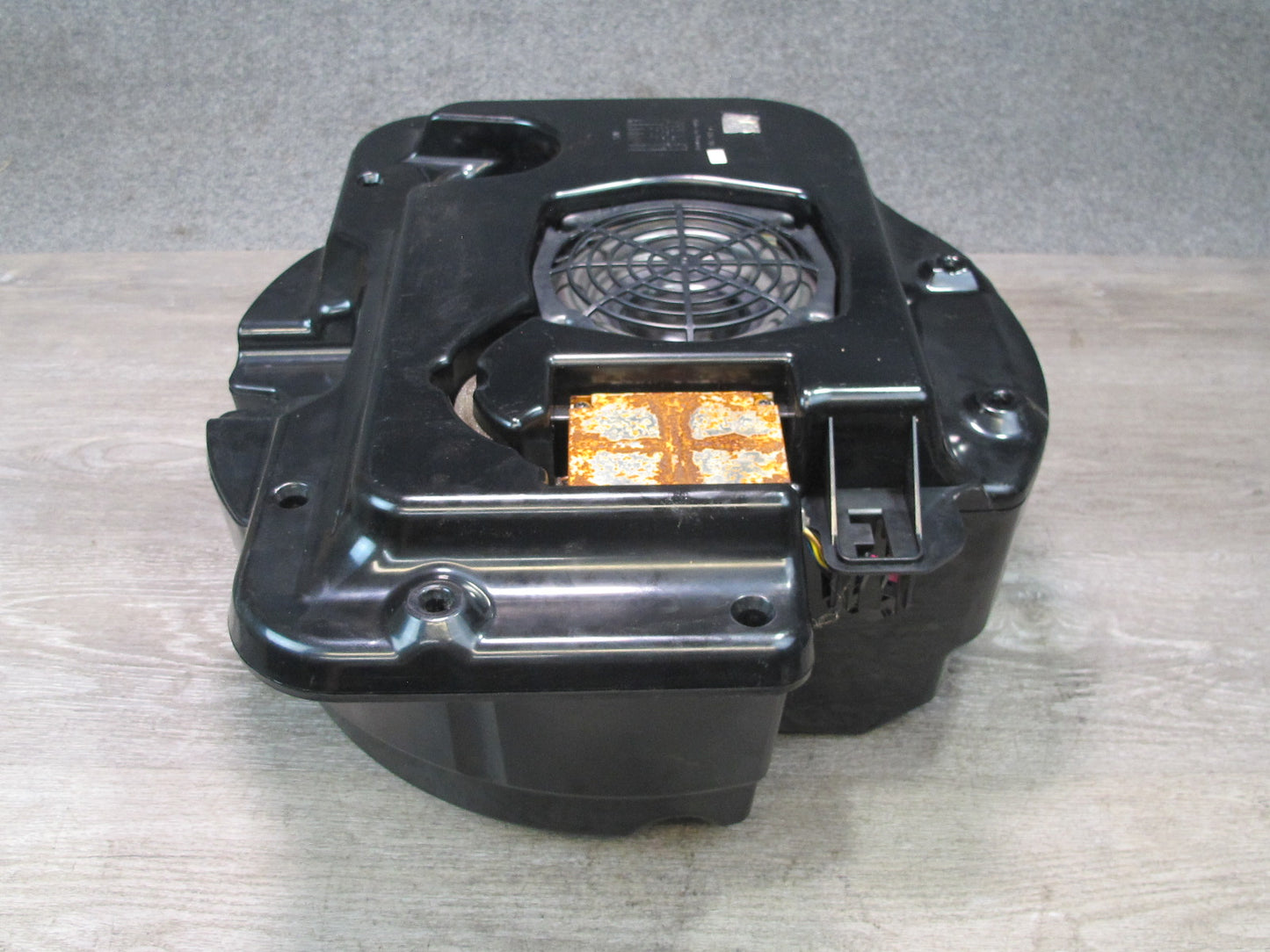 2003-2010 Porsche Cayenne 957 Rear Bose Subwoofer Speaker 7L5035403