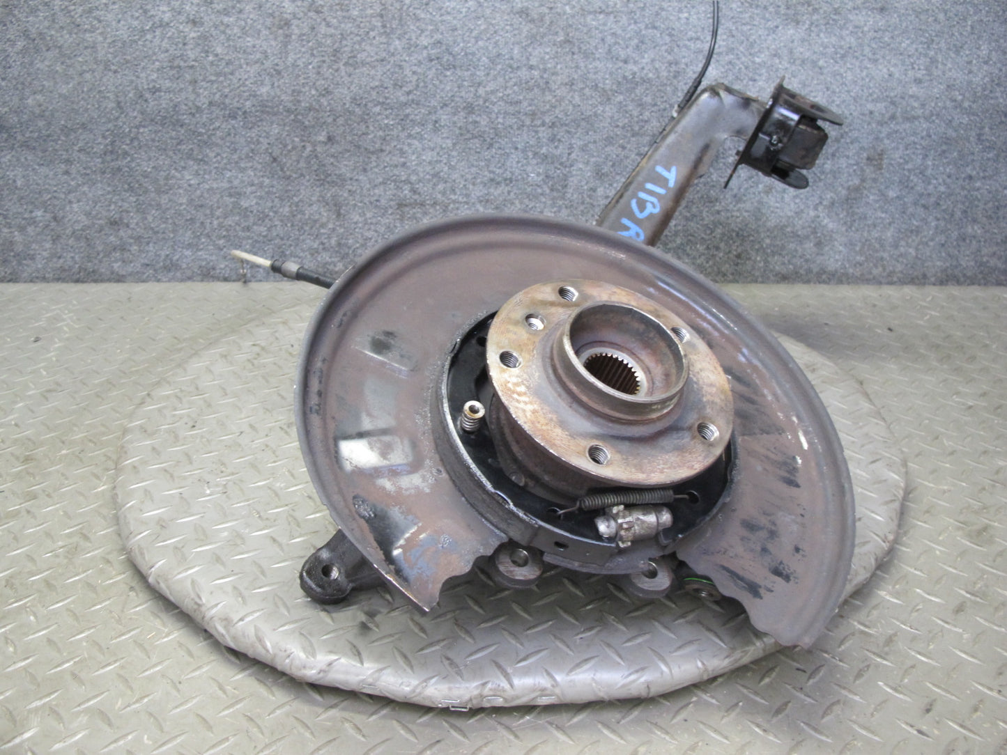 01-06 BMW E46 330i 330Ci RWD Rear Left Knuckle Wheel Hub Trailing Arm 123K OEM
