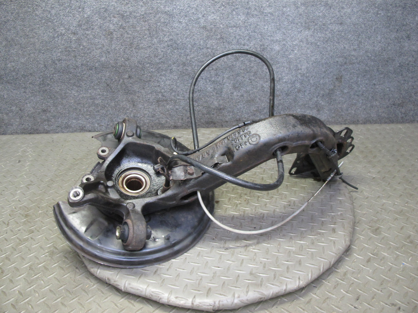 01-06 BMW E46 330i 330Ci RWD Rear Left Knuckle Wheel Hub Trailing Arm 123K OEM