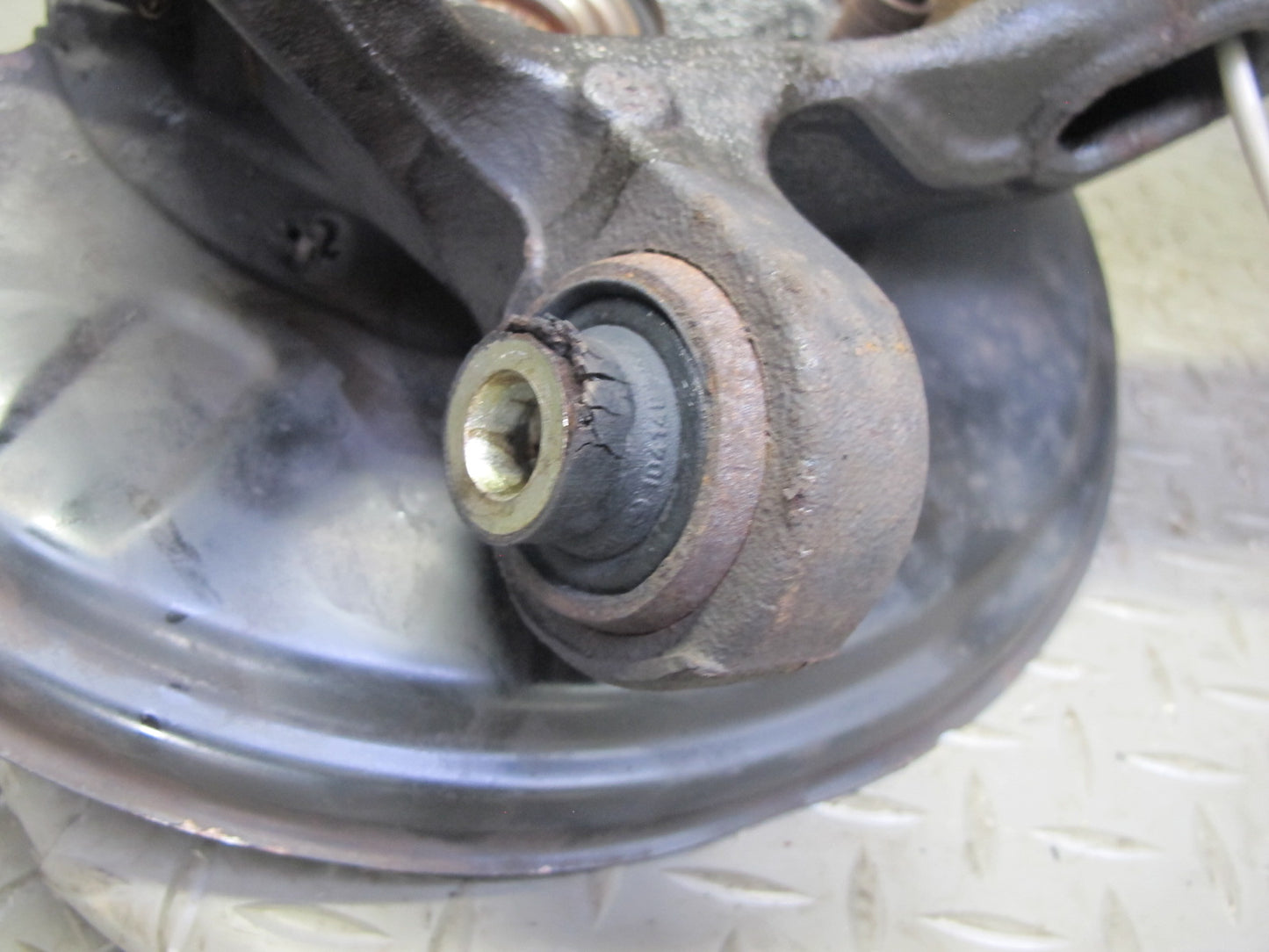 01-06 BMW E46 330i 330Ci RWD Rear Left Knuckle Wheel Hub Trailing Arm 123K OEM