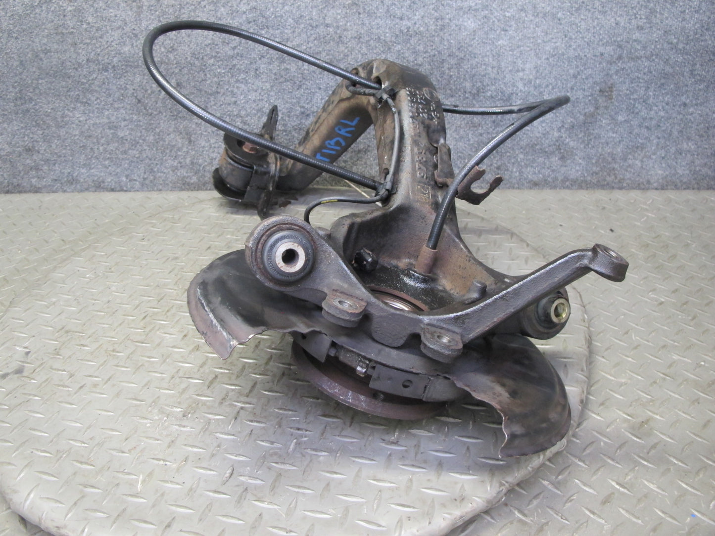 01-06 BMW E46 330i 330Ci RWD Rear Left Knuckle Wheel Hub Trailing Arm 123K OEM