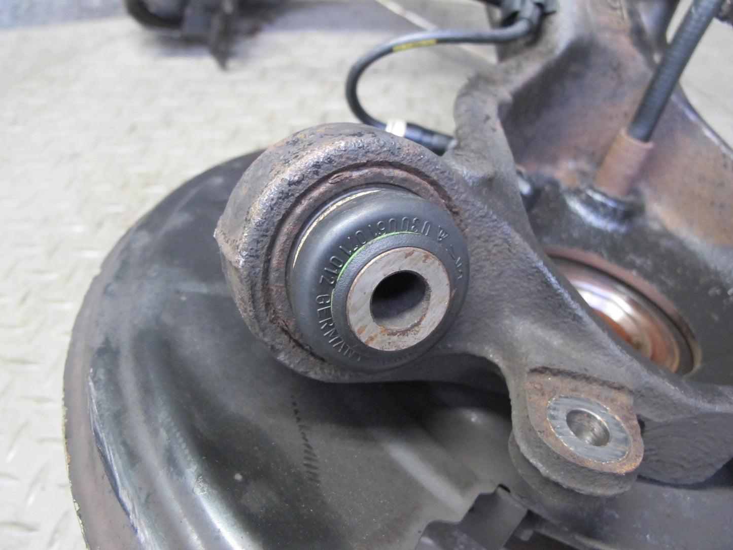 01-06 BMW E46 330i 330Ci RWD Rear Left Knuckle Wheel Hub Trailing Arm 123K OEM