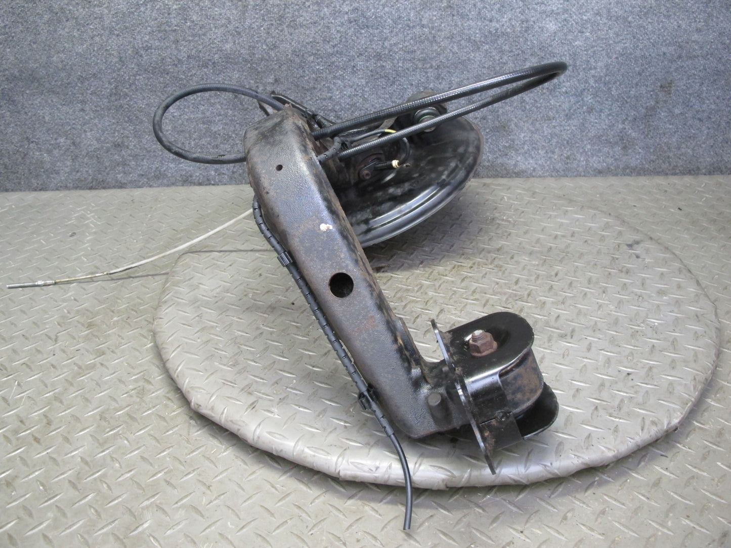 01-06 BMW E46 330i 330Ci RWD Rear Left Knuckle Wheel Hub Trailing Arm 123K OEM