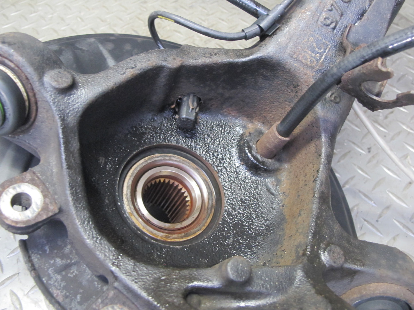 01-06 BMW E46 330i 330Ci RWD Rear Left Knuckle Wheel Hub Trailing Arm 123K OEM