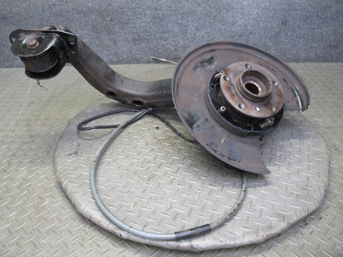 01-06 BMW E46 330i 330Ci RWD Rear Right Knuckle Wheel Hub Trailing Arm 123K OEM