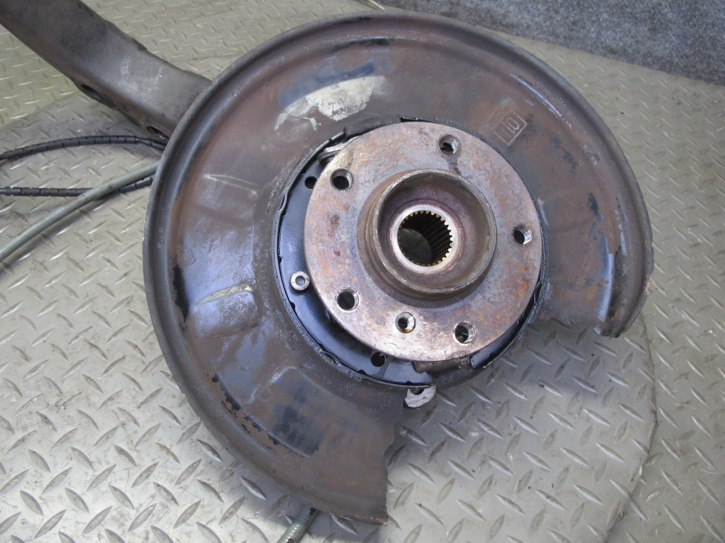 01-06 BMW E46 330i 330Ci RWD Rear Right Knuckle Wheel Hub Trailing Arm 123K OEM
