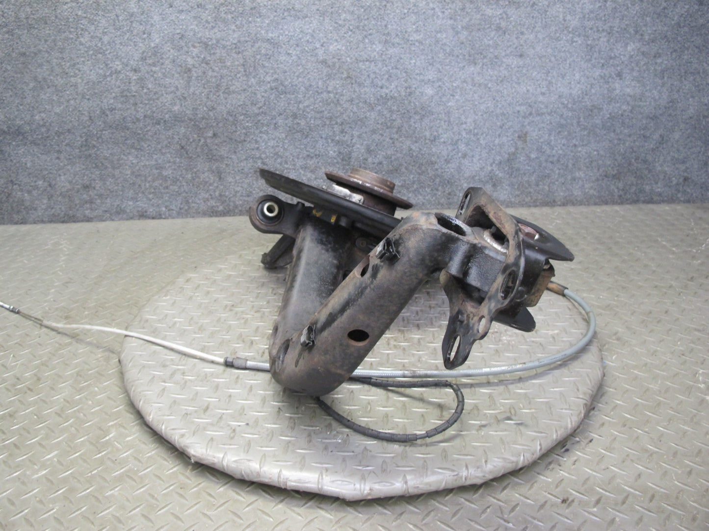01-06 BMW E46 330i 330Ci RWD Rear Right Knuckle Wheel Hub Trailing Arm 123K OEM