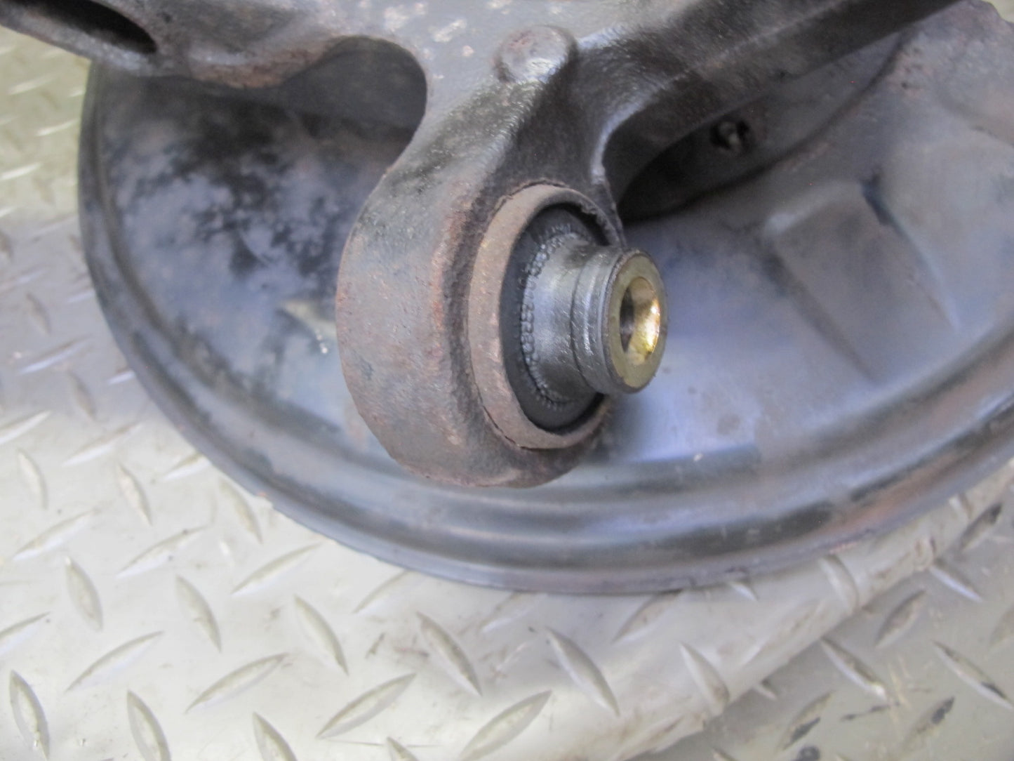 01-06 BMW E46 330i 330Ci RWD Rear Right Knuckle Wheel Hub Trailing Arm 123K OEM