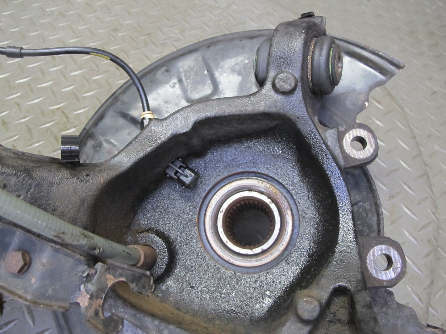 01-06 BMW E46 330i 330Ci RWD Rear Right Knuckle Wheel Hub Trailing Arm 123K OEM