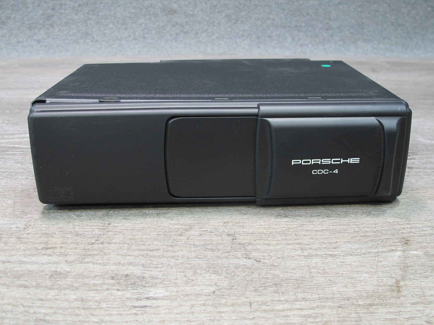 2003-2010 Porsche Cayenne 955 957 CD Changer Player w Magazine 7L5035111D