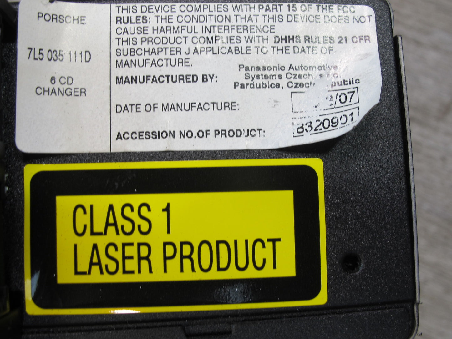 2003-2010 Porsche Cayenne 955 957 CD Changer Player w Magazine 7L5035111D