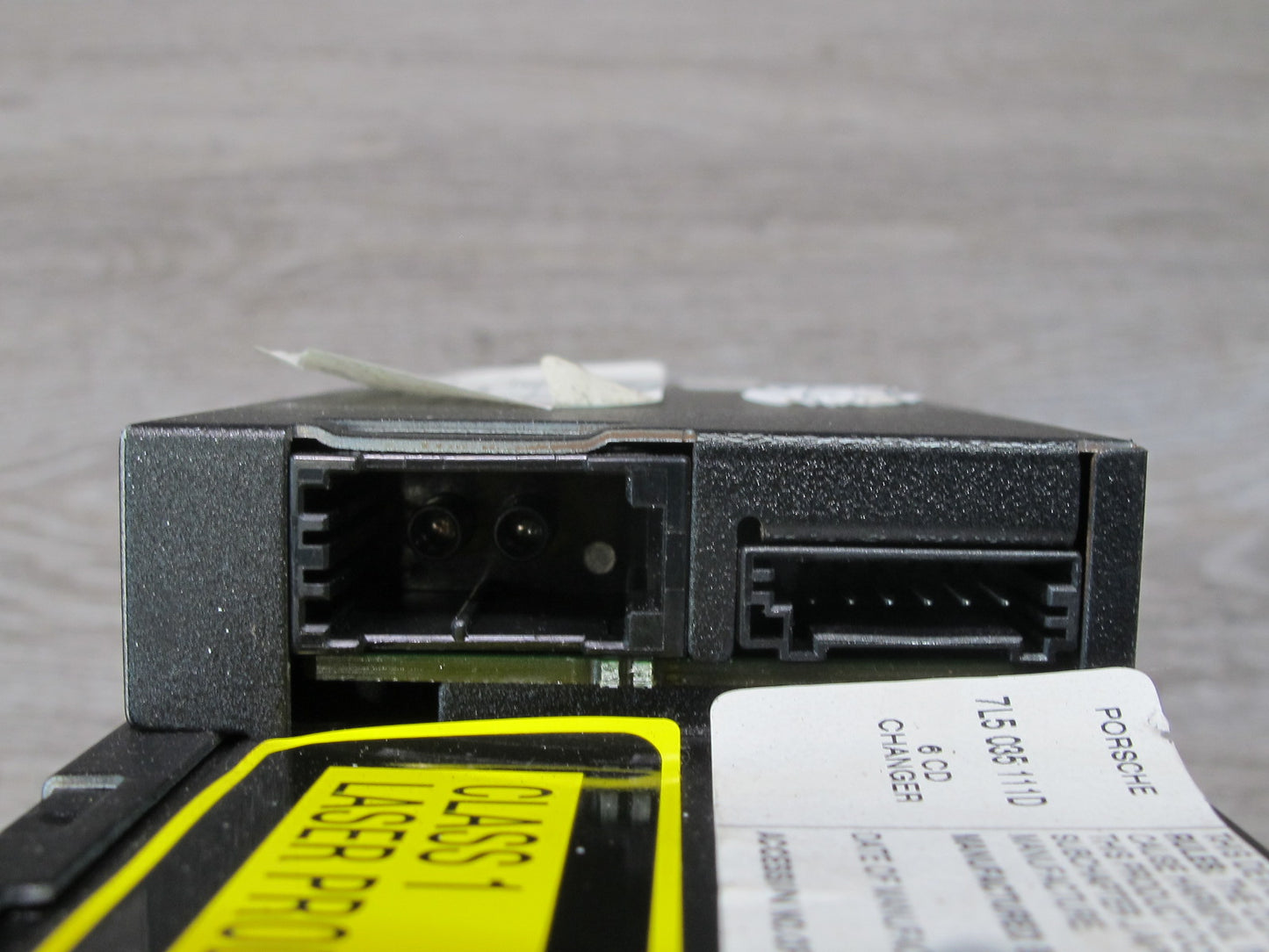 2003-2010 Porsche Cayenne 955 957 CD Changer Player w Magazine 7L5035111D