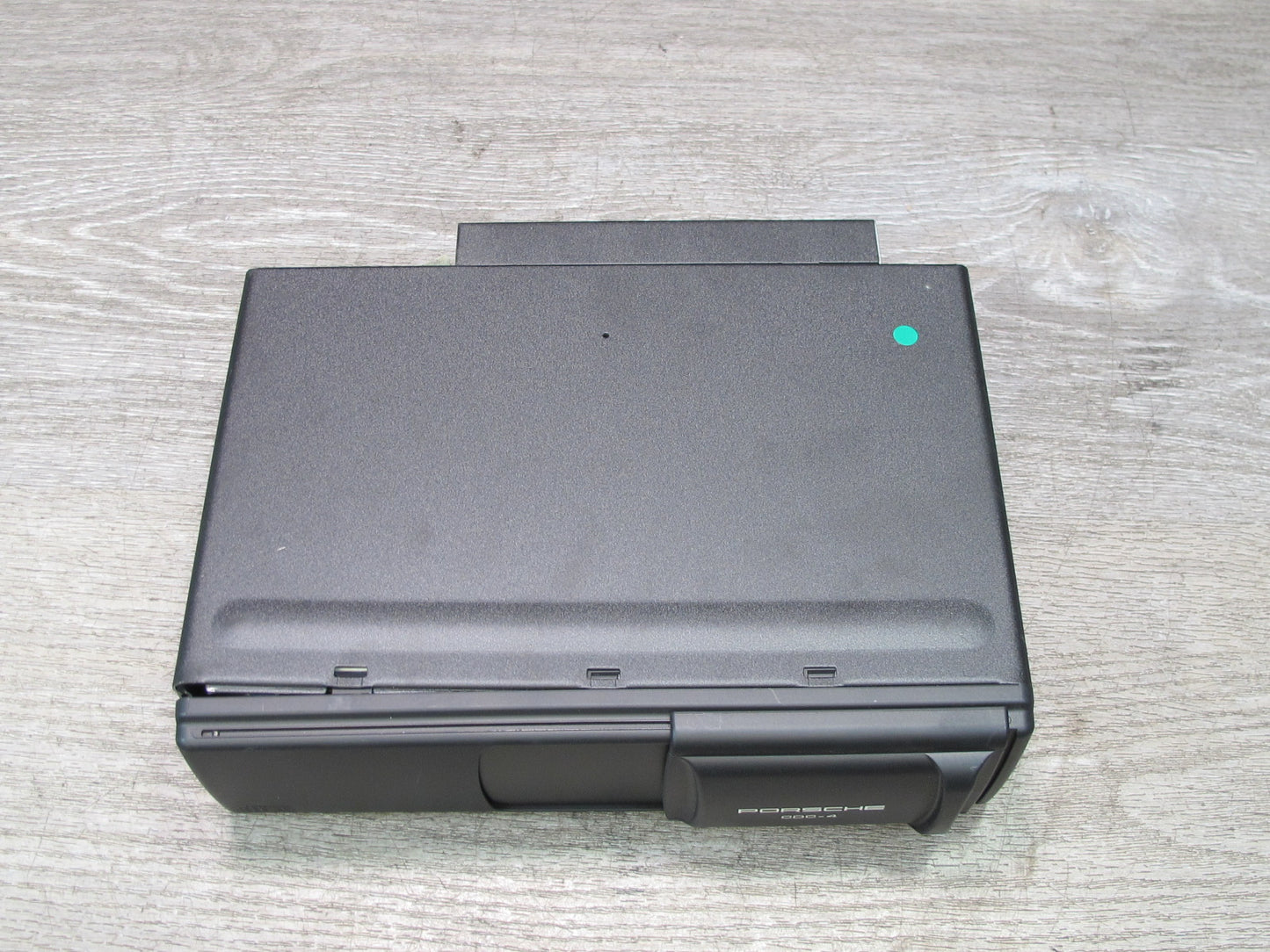 2003-2010 Porsche Cayenne 955 957 CD Changer Player w Magazine 7L5035111D