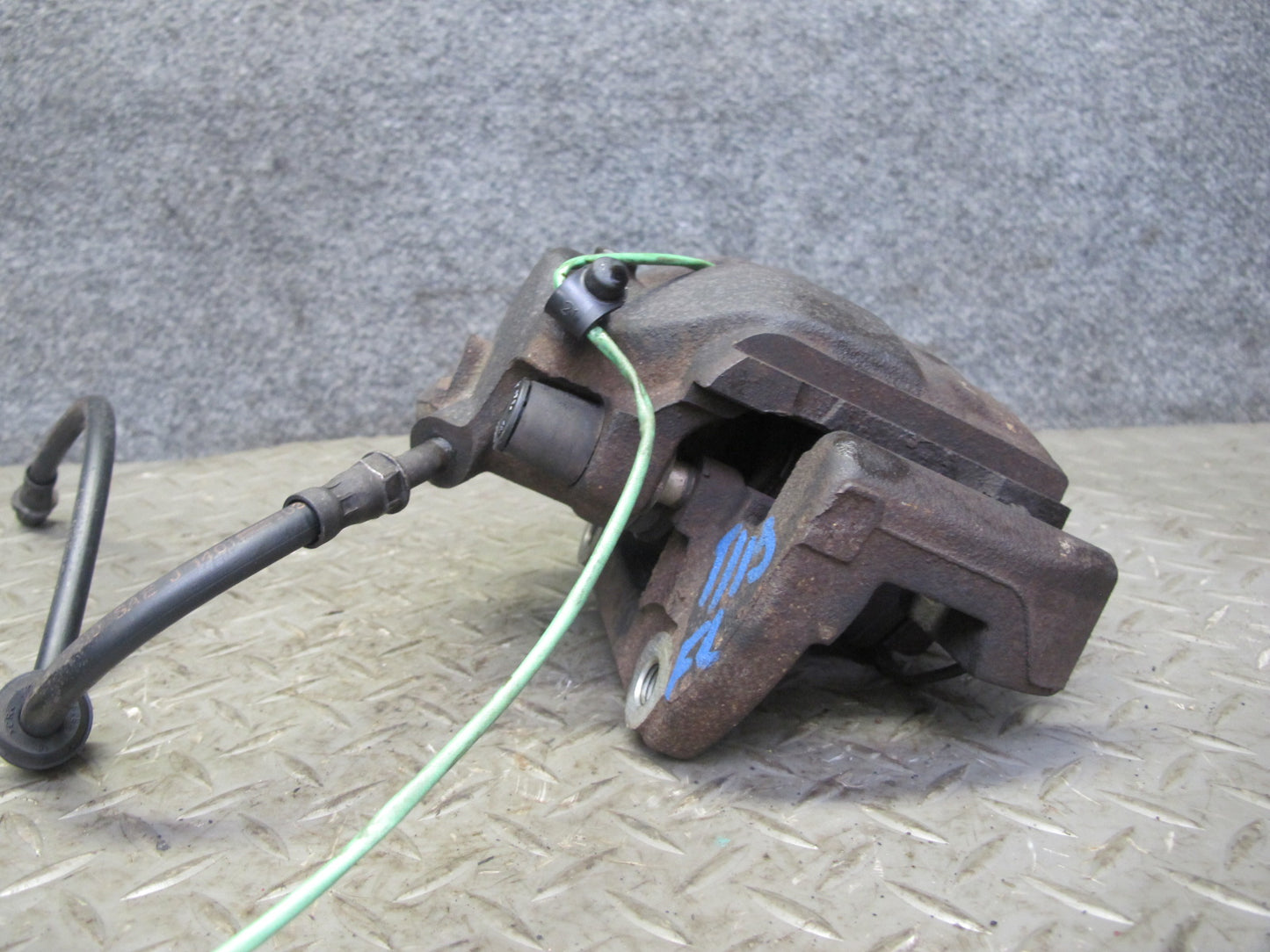01-06 BMW E46 330i 330Ci RWD Set of 2 Front Left & Right Brake Caliper 123K OEM