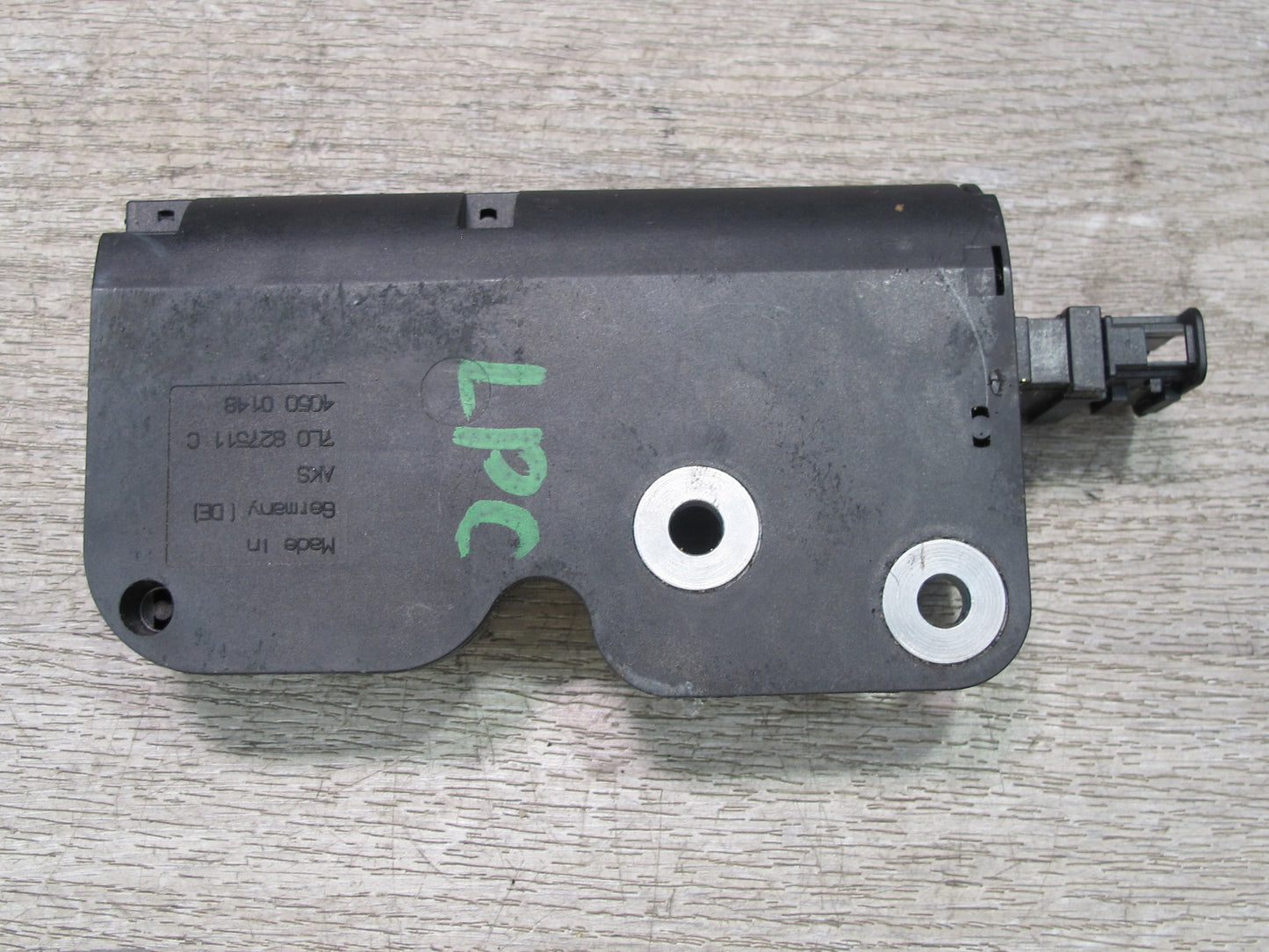 2008-2010 Porsche Cayenne 957 Rear Trunk Lid Lock Latch Actuator 7L0827511C