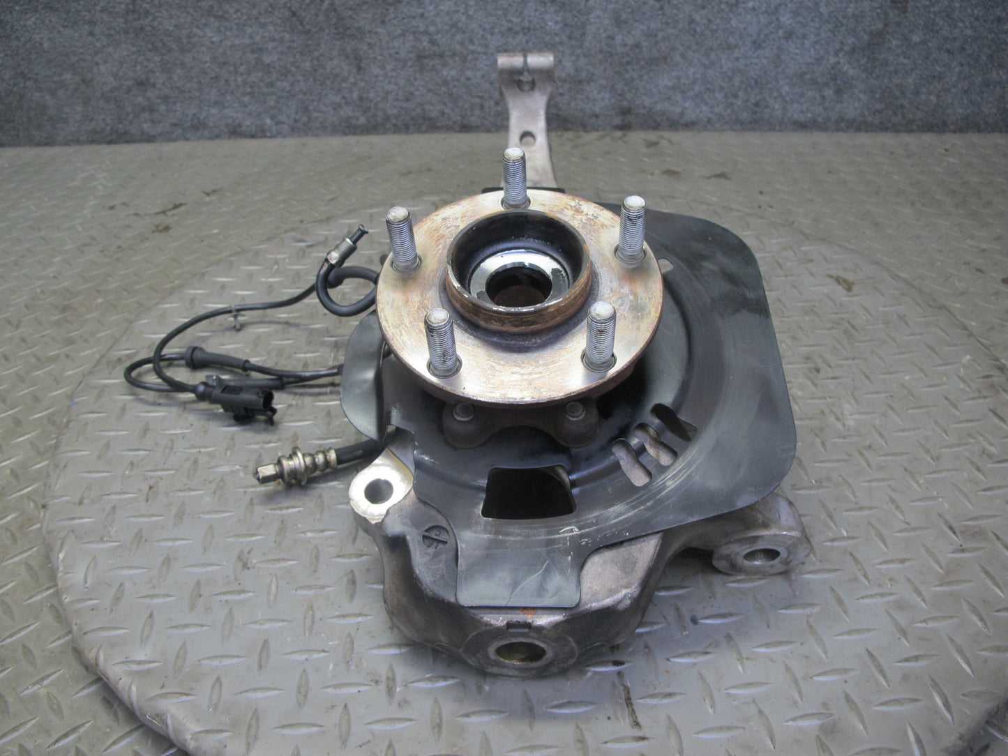 09-10 Nissan Z34 370Z Front Left Spindle Knuckle Wheel Hub Bearing OEM