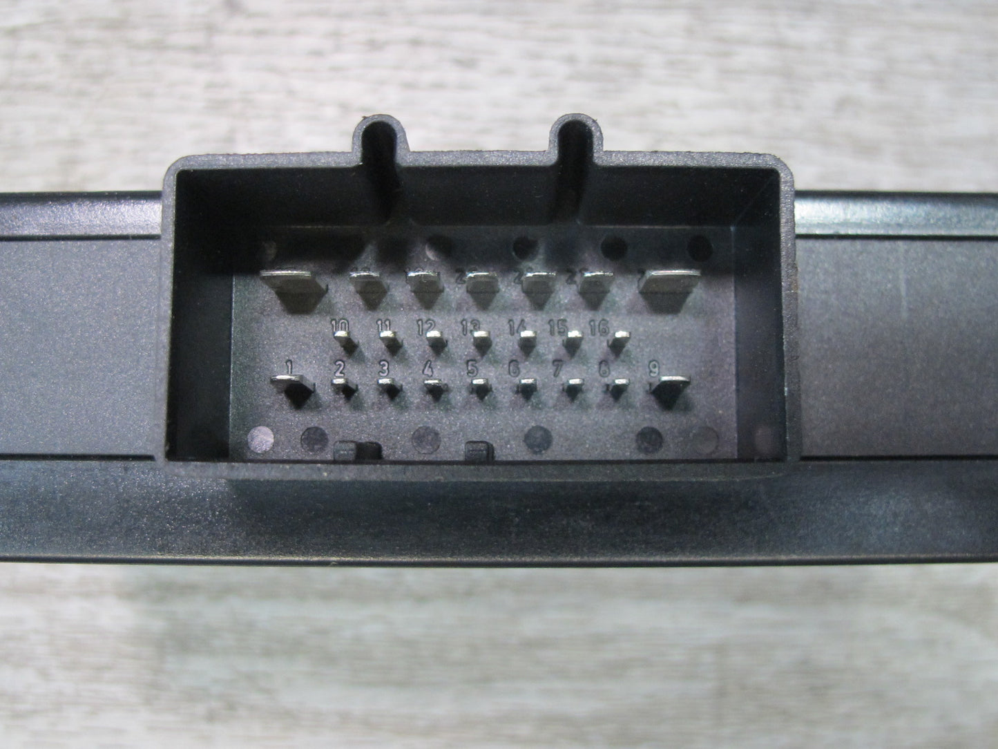 2008-2010 Porsche Cayenne 957 Rear Hatch Tailgate Trunk Control  Module