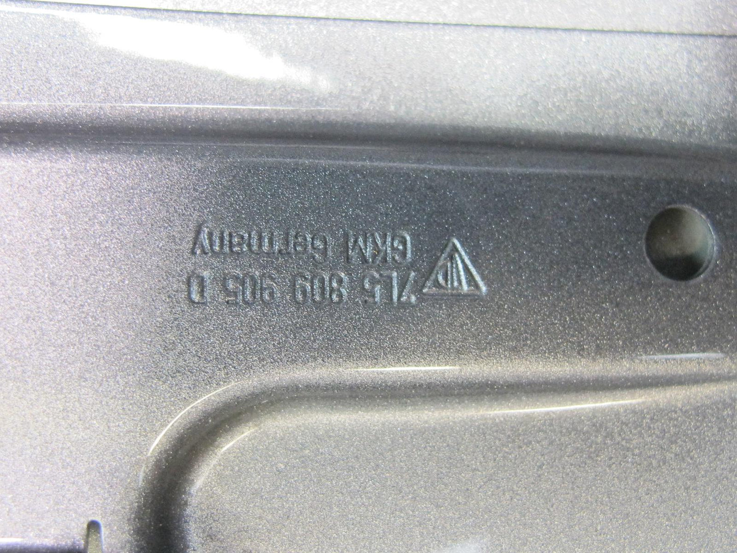 2008-2010 Porsche Cayenne 957 Fuel Tank Filler Door Lid Cover 7L5809905D