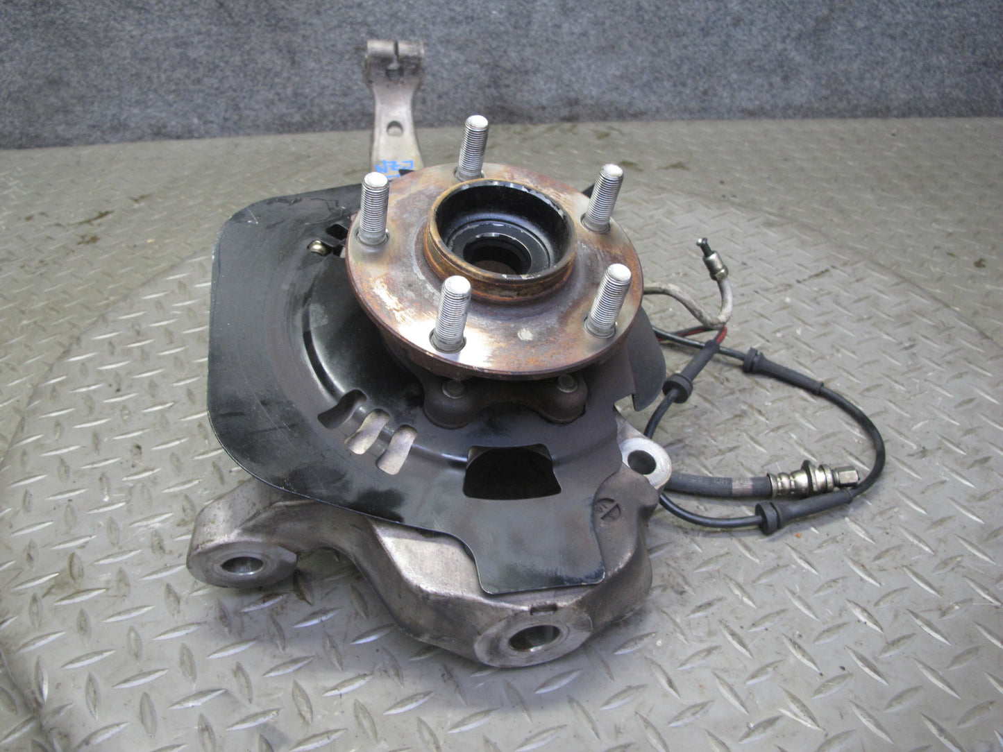09-10 Nissan Z34 370Z Front Right Spindle Knuckle Wheel Hub Bearing OEM