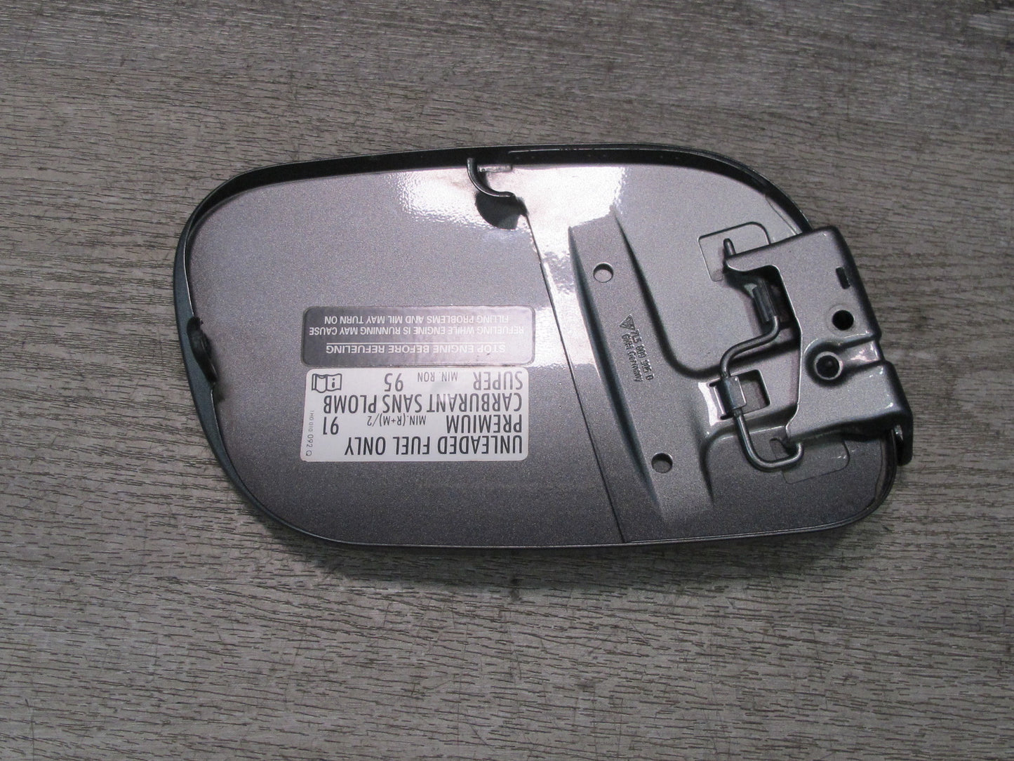 2008-2010 Porsche Cayenne 957 Fuel Tank Filler Door Lid Cover 7L5809905D