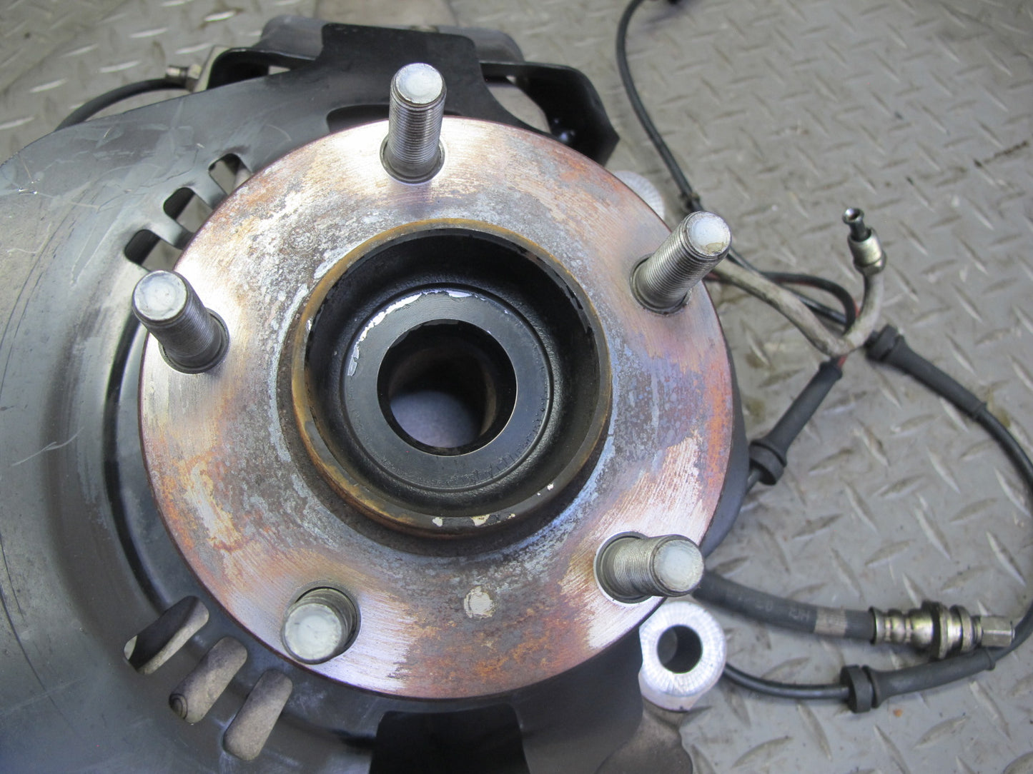 09-10 Nissan Z34 370Z Front Right Spindle Knuckle Wheel Hub Bearing OEM