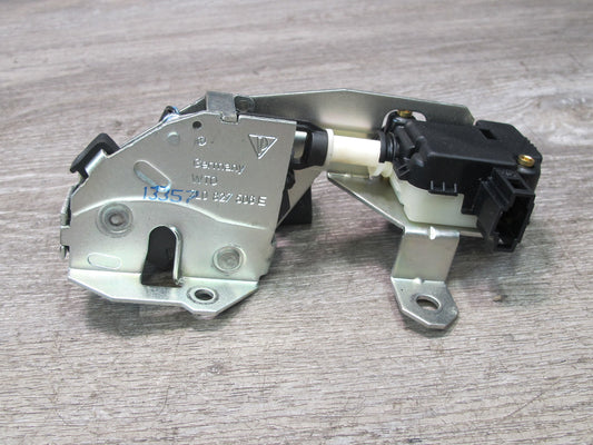 2008-2010 Porsche Cayenne 957 Rear Trunk Window Lock Latch Actuator 7L0827506E
